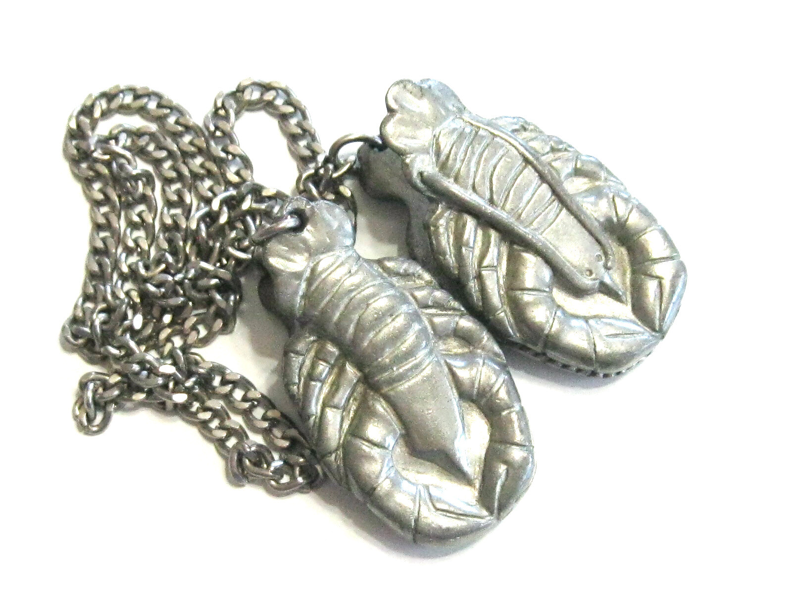 NEAT VINTAGE SWEATER GUARD CLIP WITH LOBSTER DESIGN – PEWTER MATTE SILVER COLOR