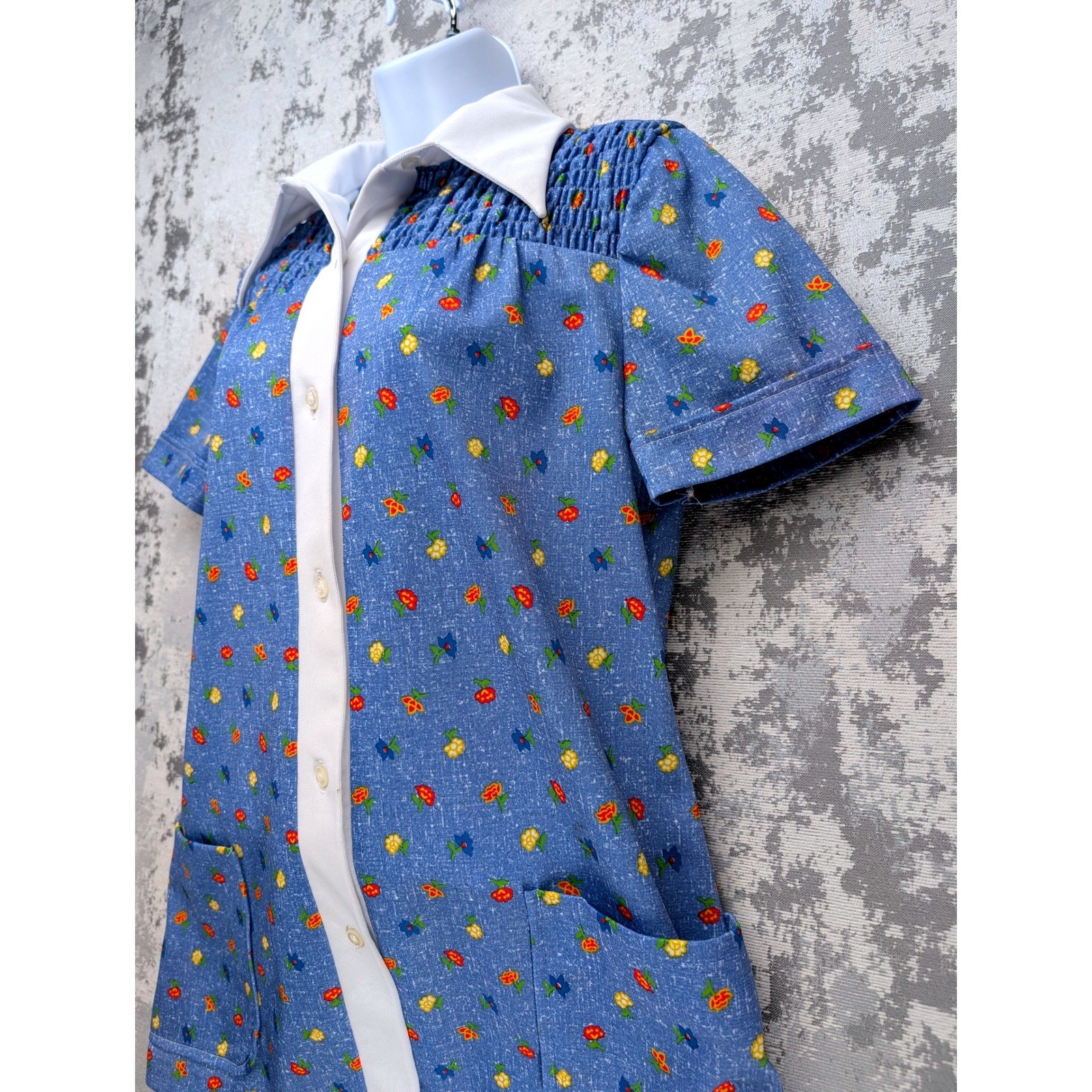 Vtg 50’s 60’s Blue Floral Smocked Top Short Sleeve Tunic Top Women’s Medium