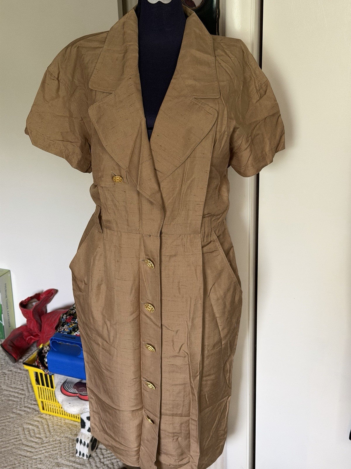 VINTAGE OLEG CASSINI SILK DRESS BEIGE GOLD BUTTONS SIZE 10
