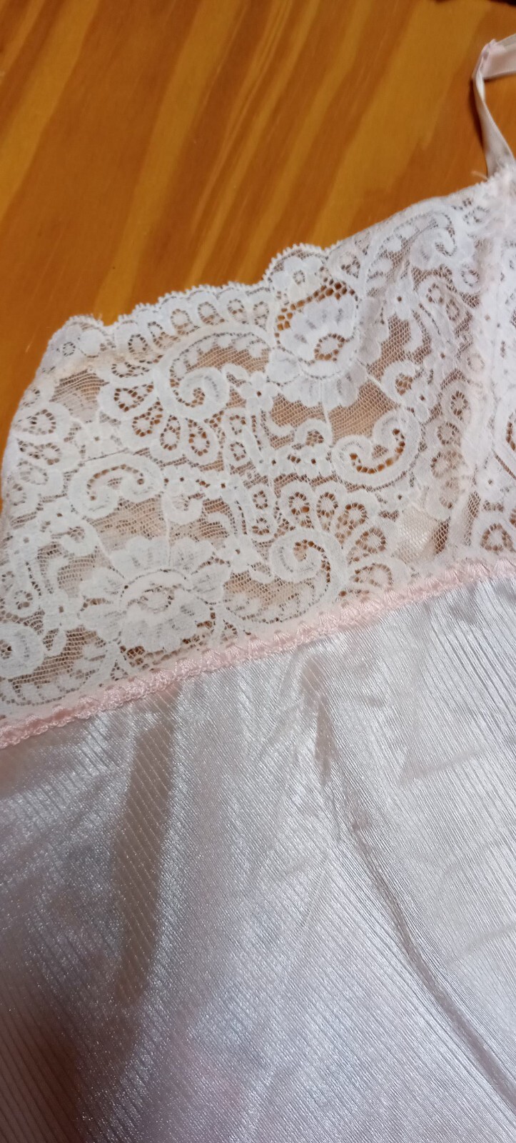VTG „Ferrand Sanchez” by Vanity Fair Blush Silky Lace PEiGNOIR SET