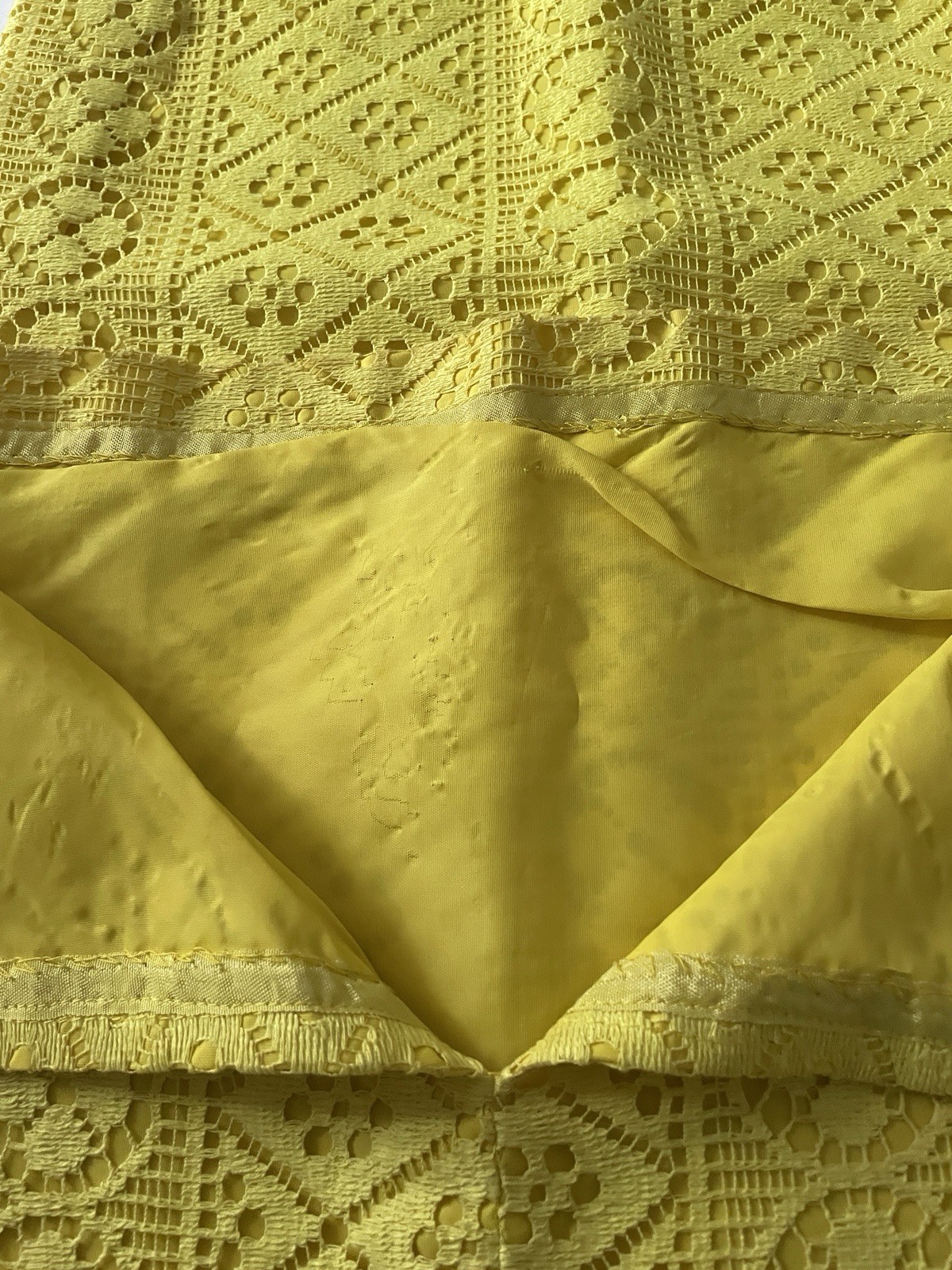 1970’S NORMAN SACKS YELLOW LACE GEOMETRIC CROCHET WOMEN SIZE 3 MAXI DRESS GOWN
