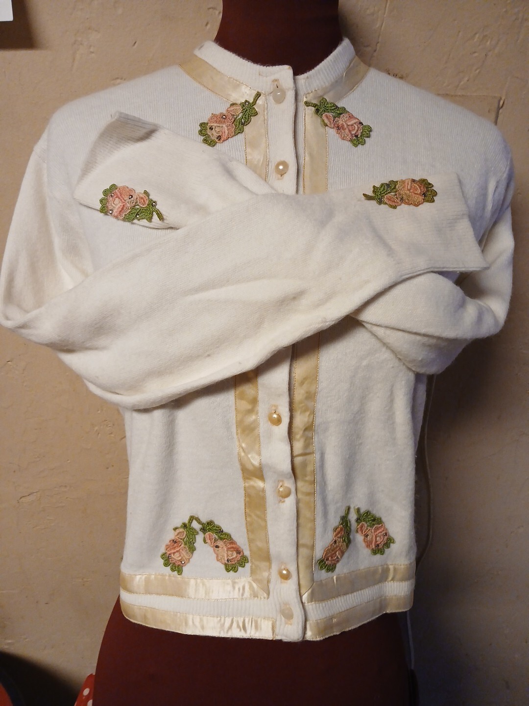 Vtg 50s Angora Ivory Wool Floral Sweater satin floral appliques Lovely!