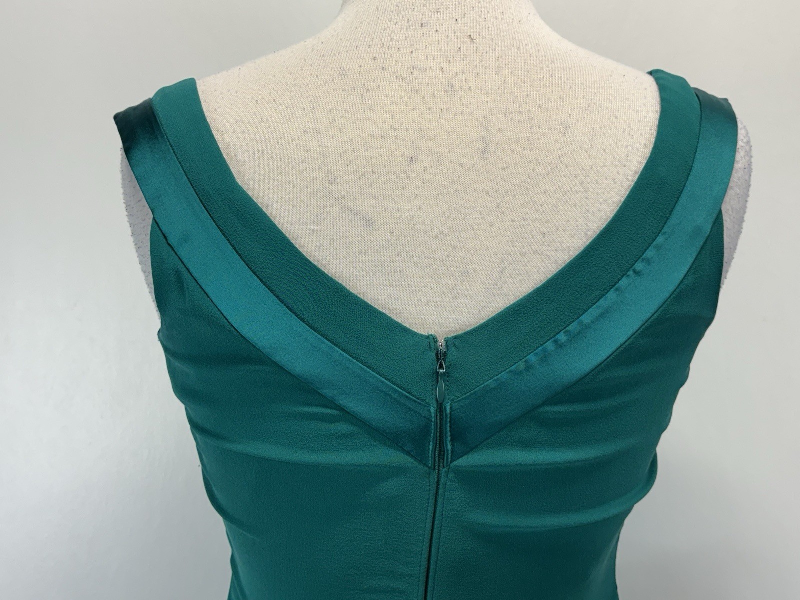 Vtg Tadashi Shoji 100% Silk Tiered Dress Gown Sz 8 Jewel Tone Brooch Formal