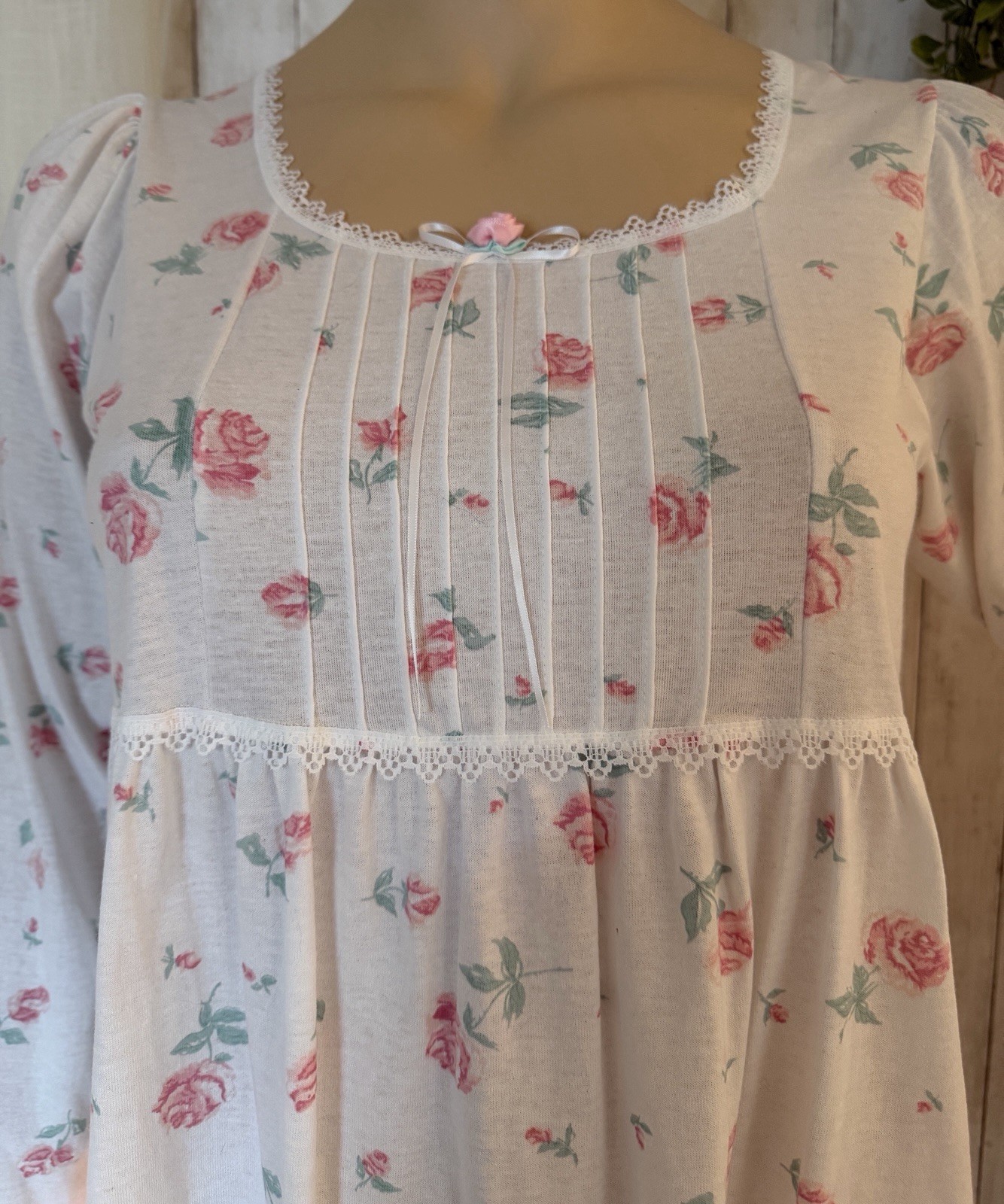 Vintage Sears Carriage Court Cottagecore Prairie Floral Nightgown Large NWT Spot