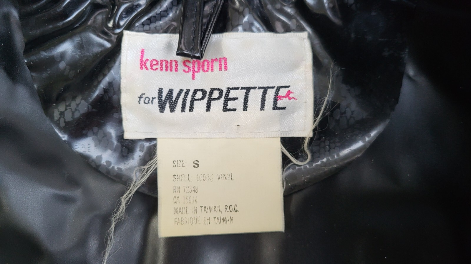 Vintage 1980s Kenn Sporn Wippette Black Shiny Vinyl Lace Print Raincoat Jacket