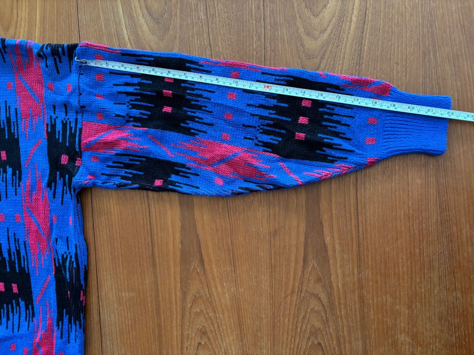 Vintage 90’s Women’s Sweater Size Large Aztec Print Blue Pink Black