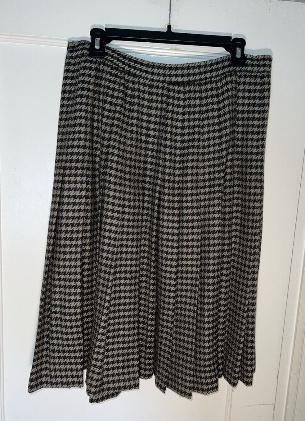 J. Tiktiner Vintage Plaid Wool Pleated Skirt Academia Preppy France 44/ 12. d743