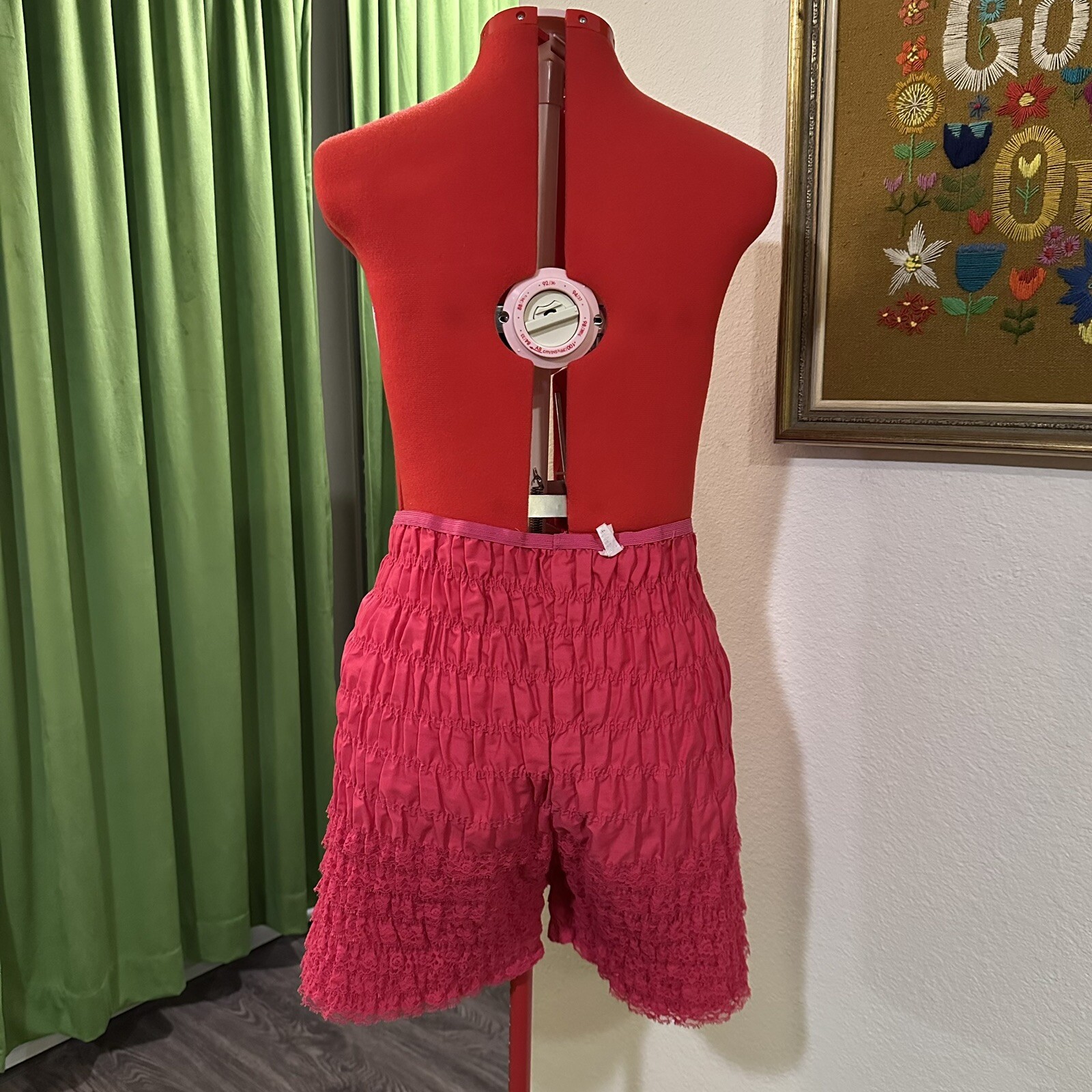 Vintage Hot Pink Magenta Lace Ruffle Bloomers