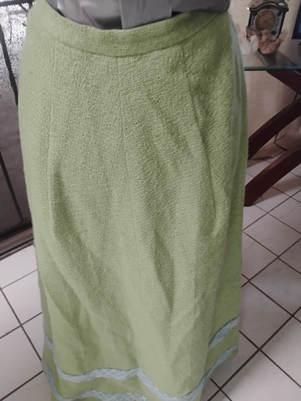 1940s EDWARDIAN Boucle Peridot WOOL SKIRT Sz 25 Waist