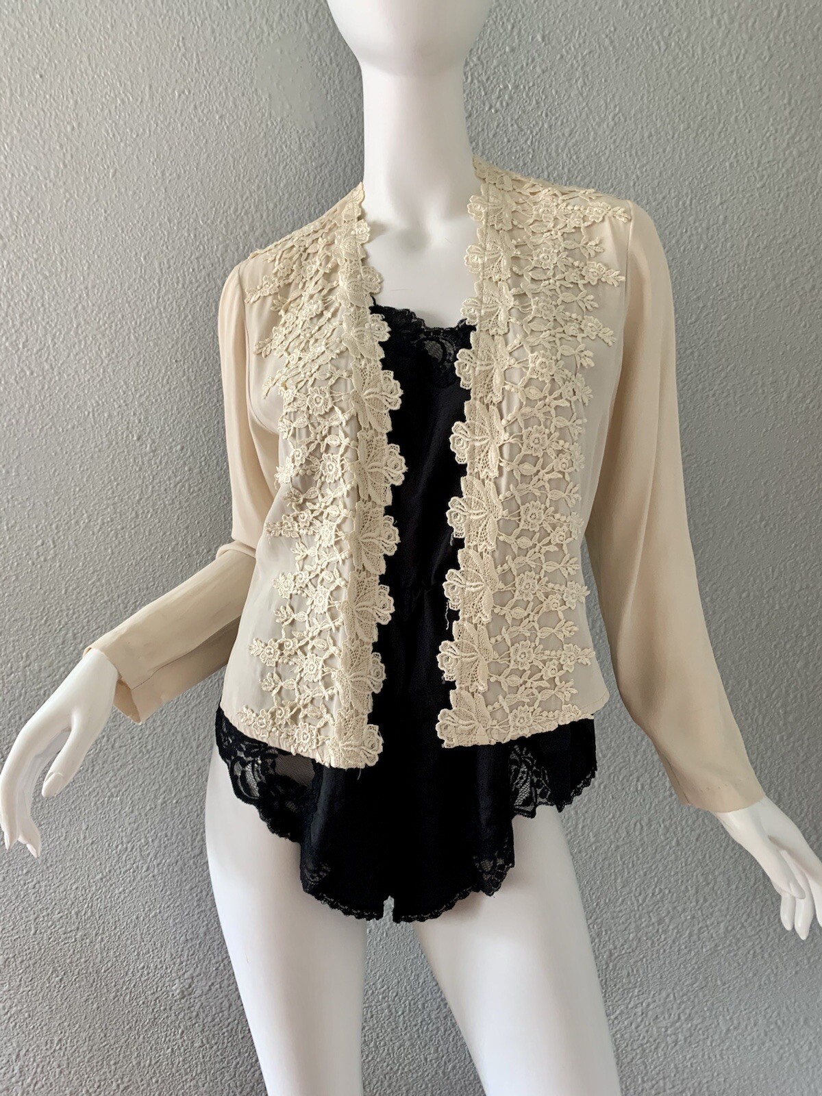 Vintage Beige Lace Cardigan Top