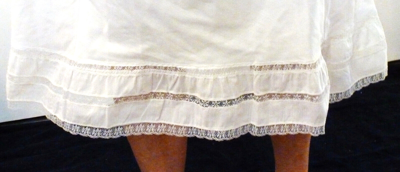 1950s SOCIETY COTTONY VTG WHITE SHADOW PANEL EMBROIDERED BUST FULL SLIP 36 38 EC