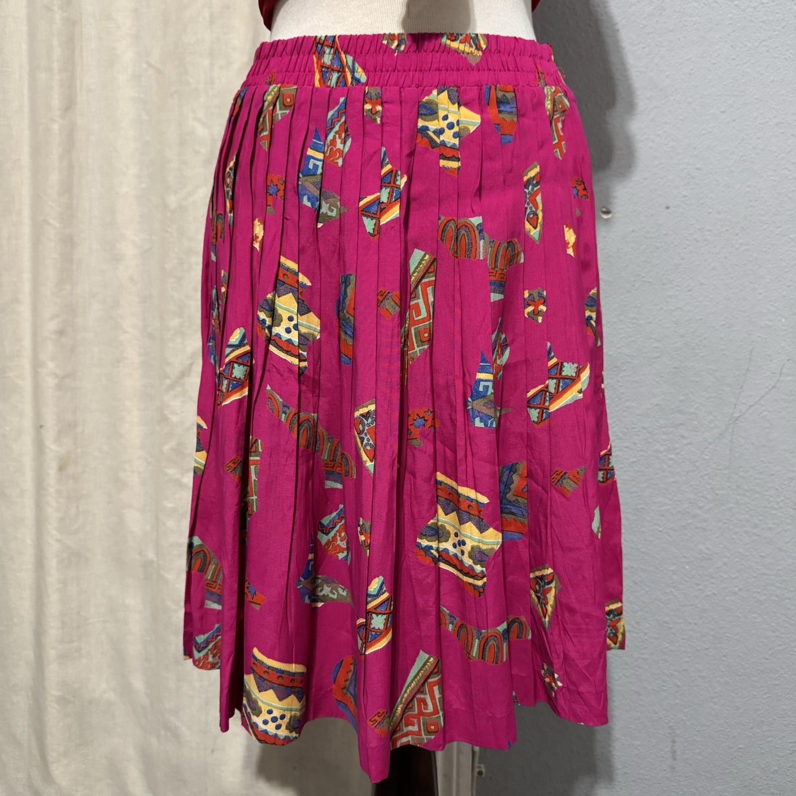 Vintage Melrose Dresses Pink Tribal Print Knee Length Pleated Skirt Size S