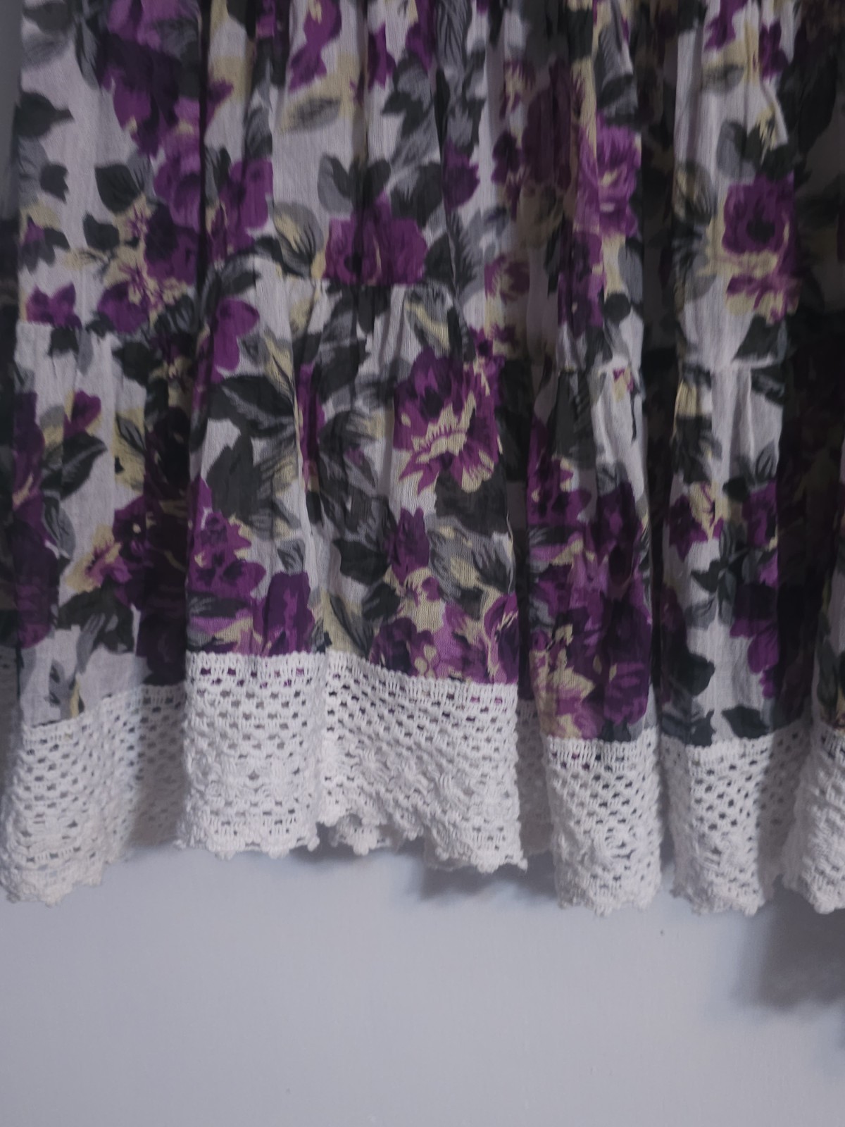 Vintage 90s Sara Studio Petite Floral Skirt PL Purple Roses Cotton Crochet Hem