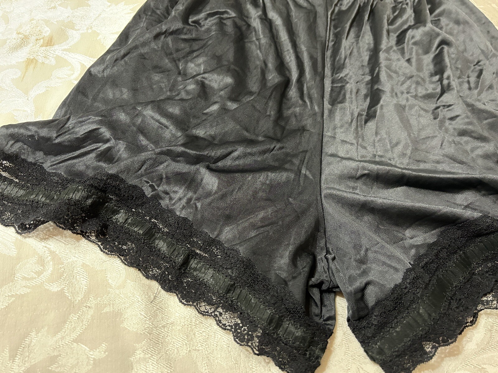 Vtg USA ELLISA LINGERIE Satin Nylon Chantilly Lace 26/28 Pantaloon Panties