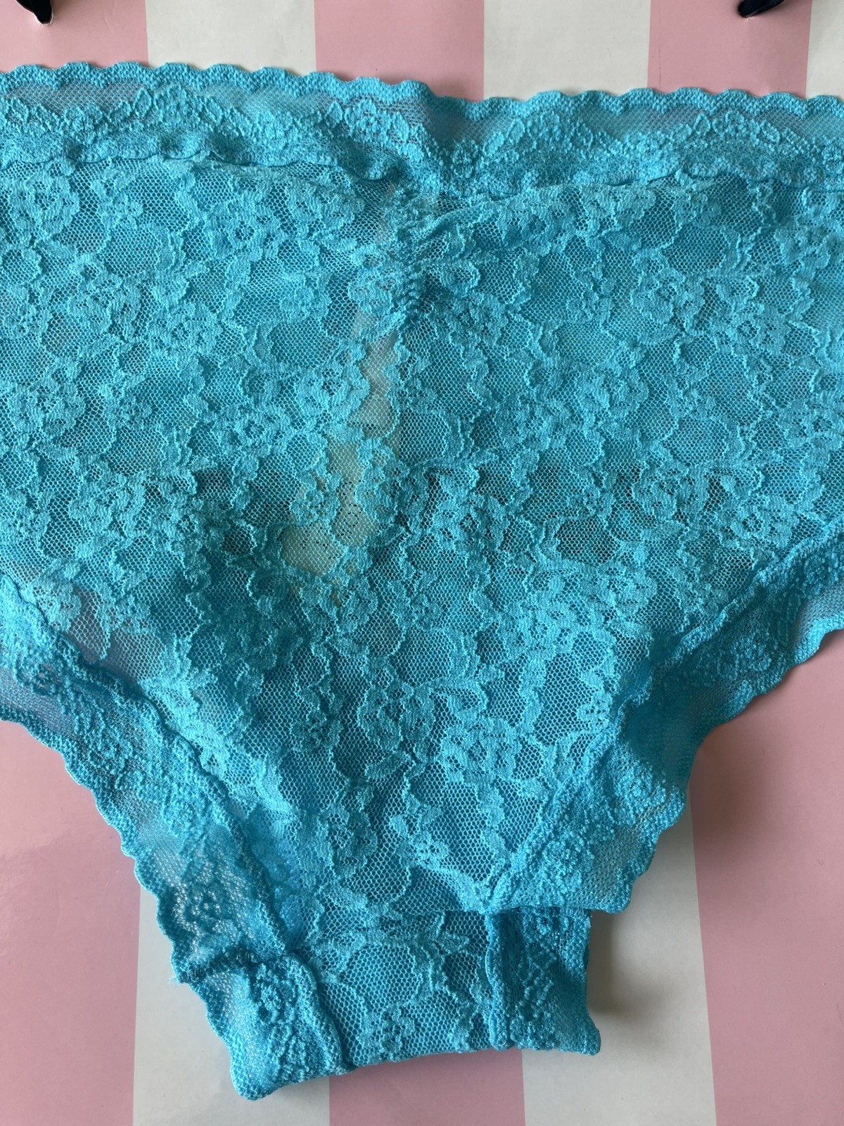 NWT VTG 2014 Victoria’s Secret Lace Hip-hugger. Electric Blue, Large