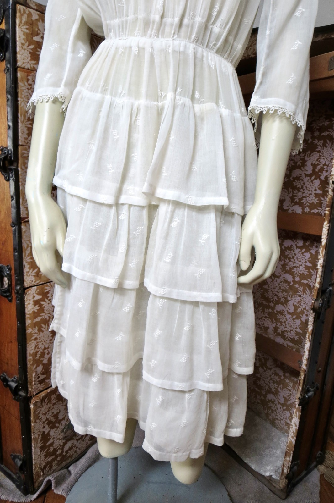 Edwardian White Sheer Cotton Layered Skirt Lace Trim Dress Grape Sprigs 36 Bust