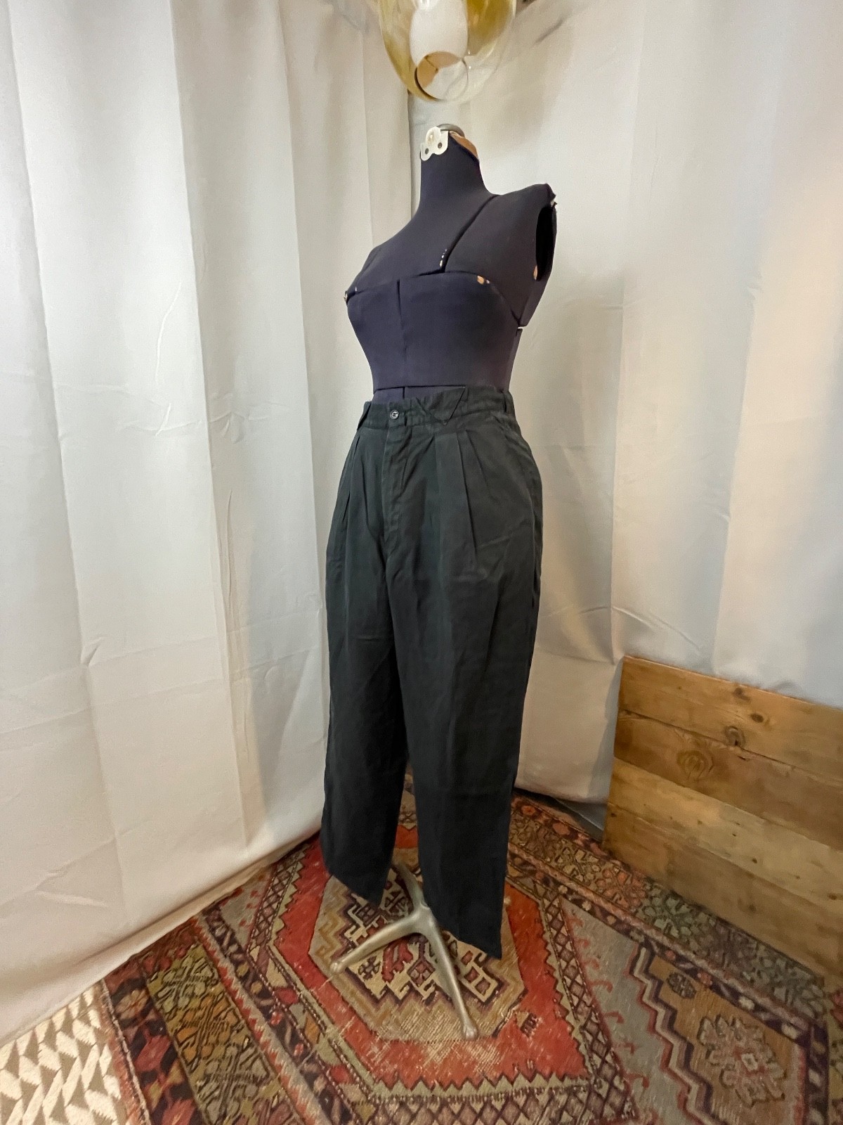Versace V2 Black Linen Pants 1990s Vintage Pleated Wide Leg Pockets 8 M