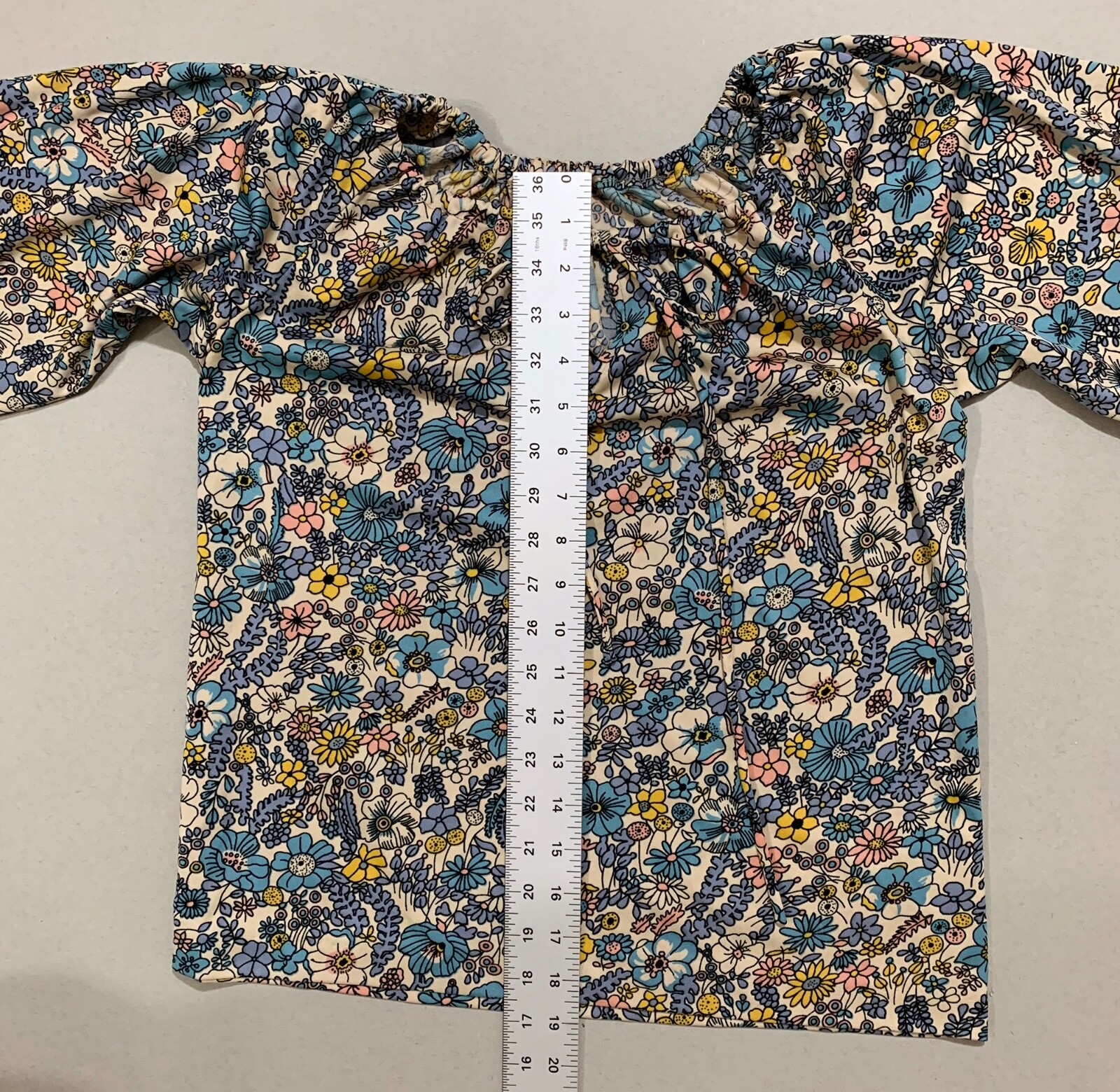 1970s Women’s „The House of Nu Mode” Floral Print Drawstring Top