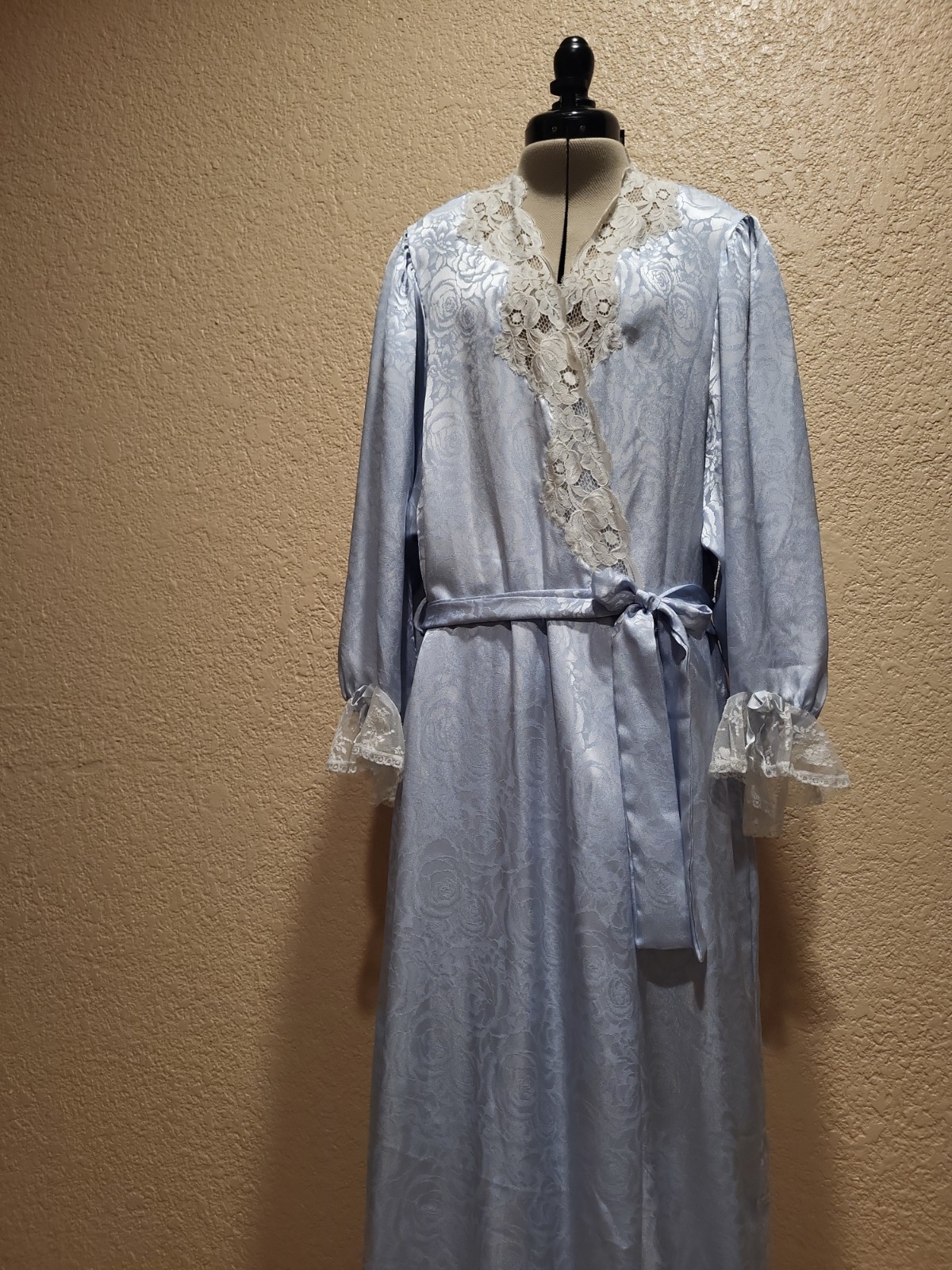 Vintage Christian Dior Paris New York Satin Night Robe Lace Collar Powder Blue