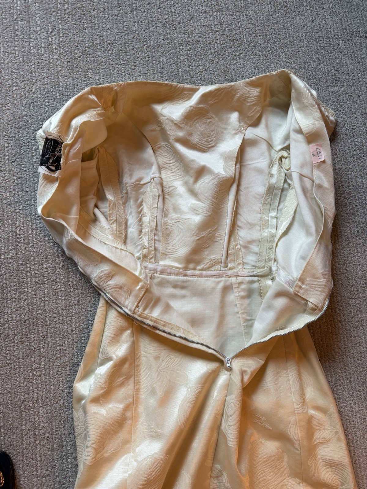 Vintage 1960s Ivory Brocade Johnny Herbert dress Size 0 EUC