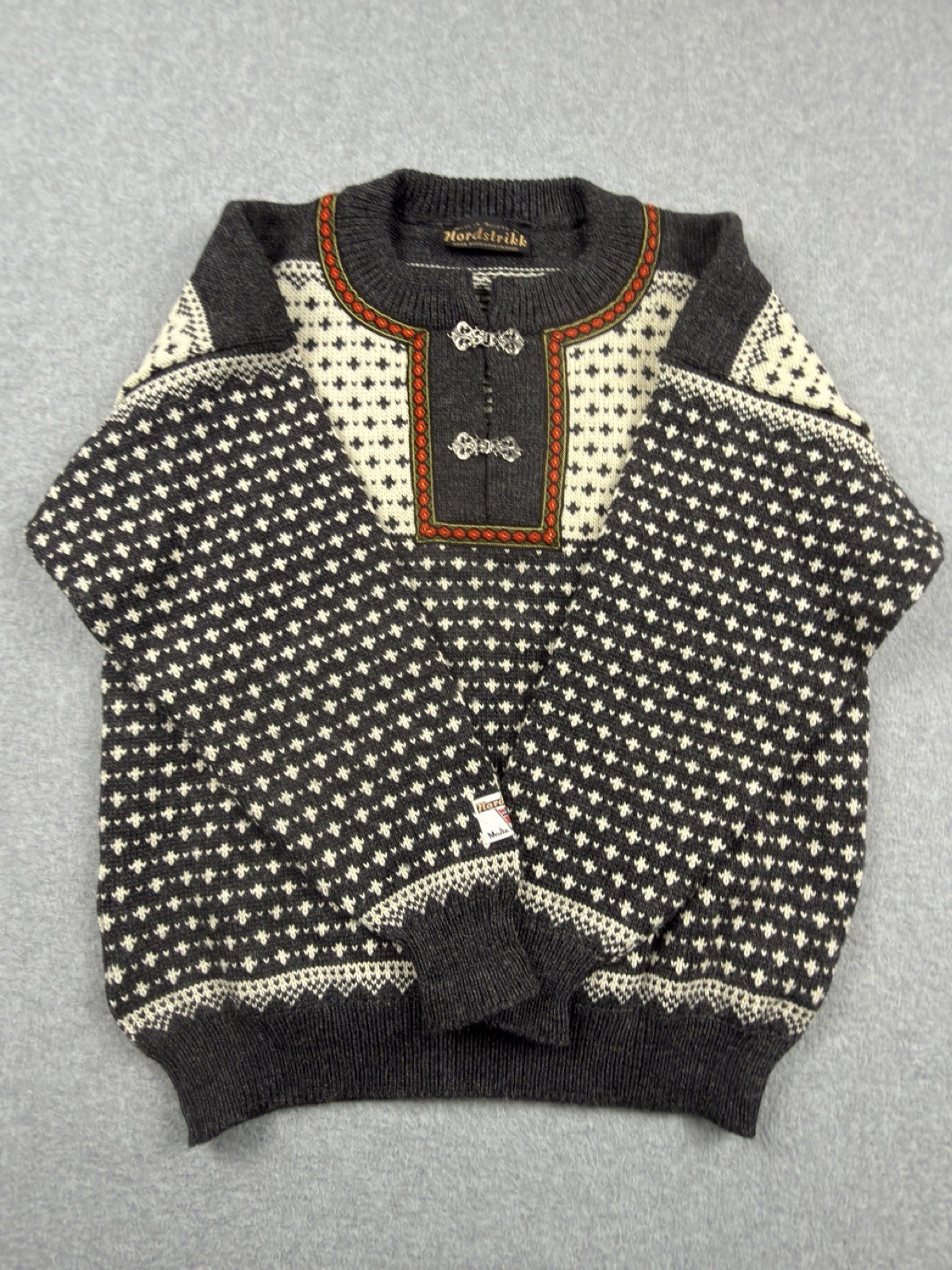 Vintage Nordstrikk Sweater Womens Small 100% Virgin Wool Fair Isle Pewter Clasp