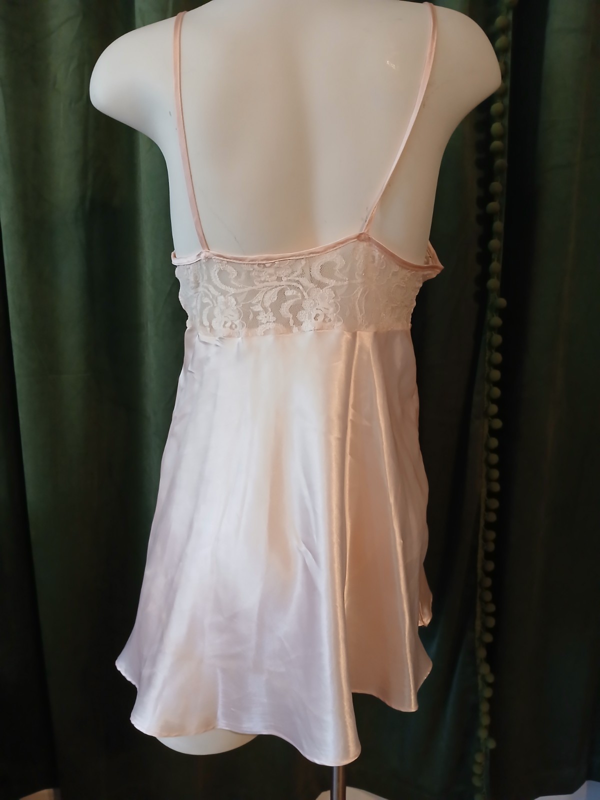 Vintage Pink Liquid Satin Heart Lace Sequins Pearl Rose Nighty Lingerie M EUC