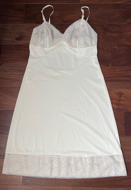 Vintage Vanity Fair Nightgown Lace & Sheer Spaghetti Straps Ivory Size 36 M