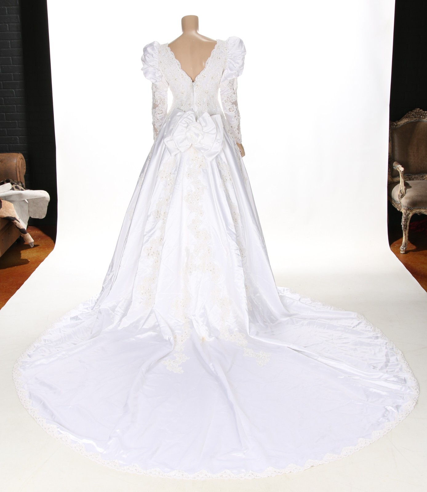 Mon Cheri Vintage 80s 90s White Satin Alencon Lace Long Sleeve Wedding Dress 8