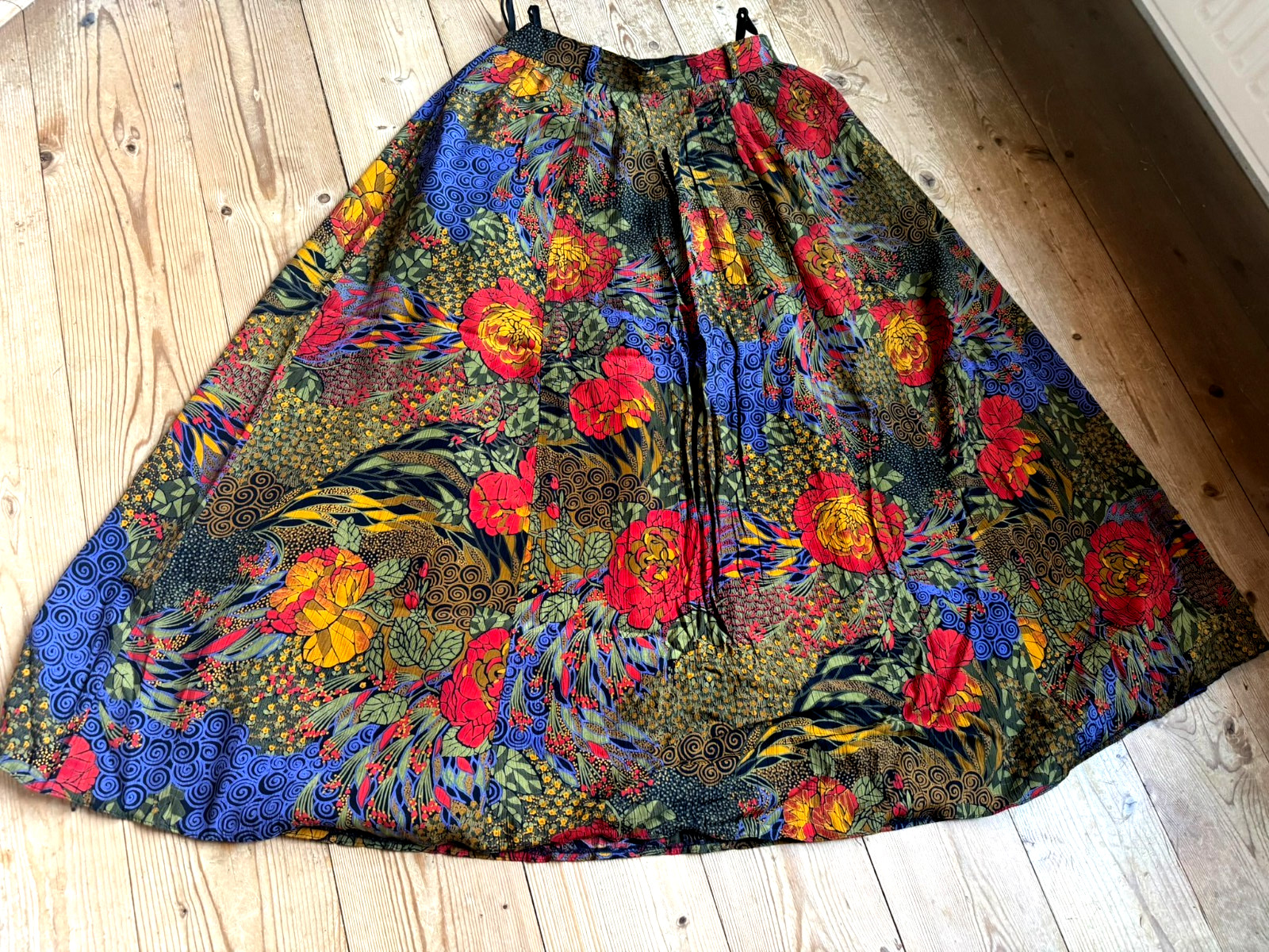 Vintage Sylbo Skirt 60s 70s Floral Viscose Disc Skirt Boho Midi 32/34 XS