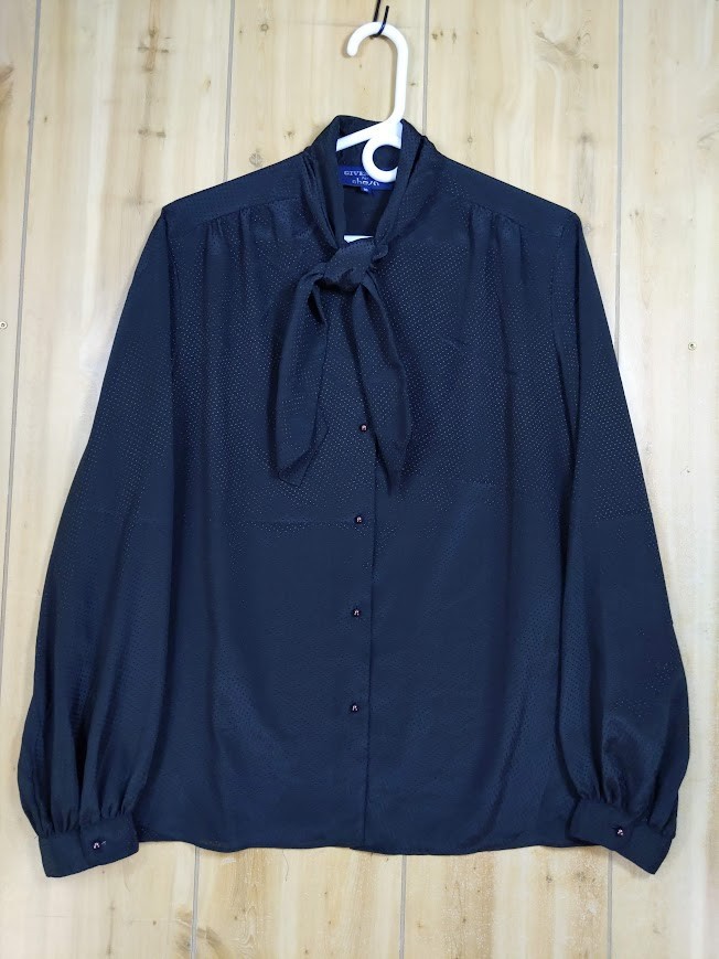 VTG Givenchy For Chesa Pussy Bow Blouse Black Mother Of Pearl Sz 16 Dots Texture