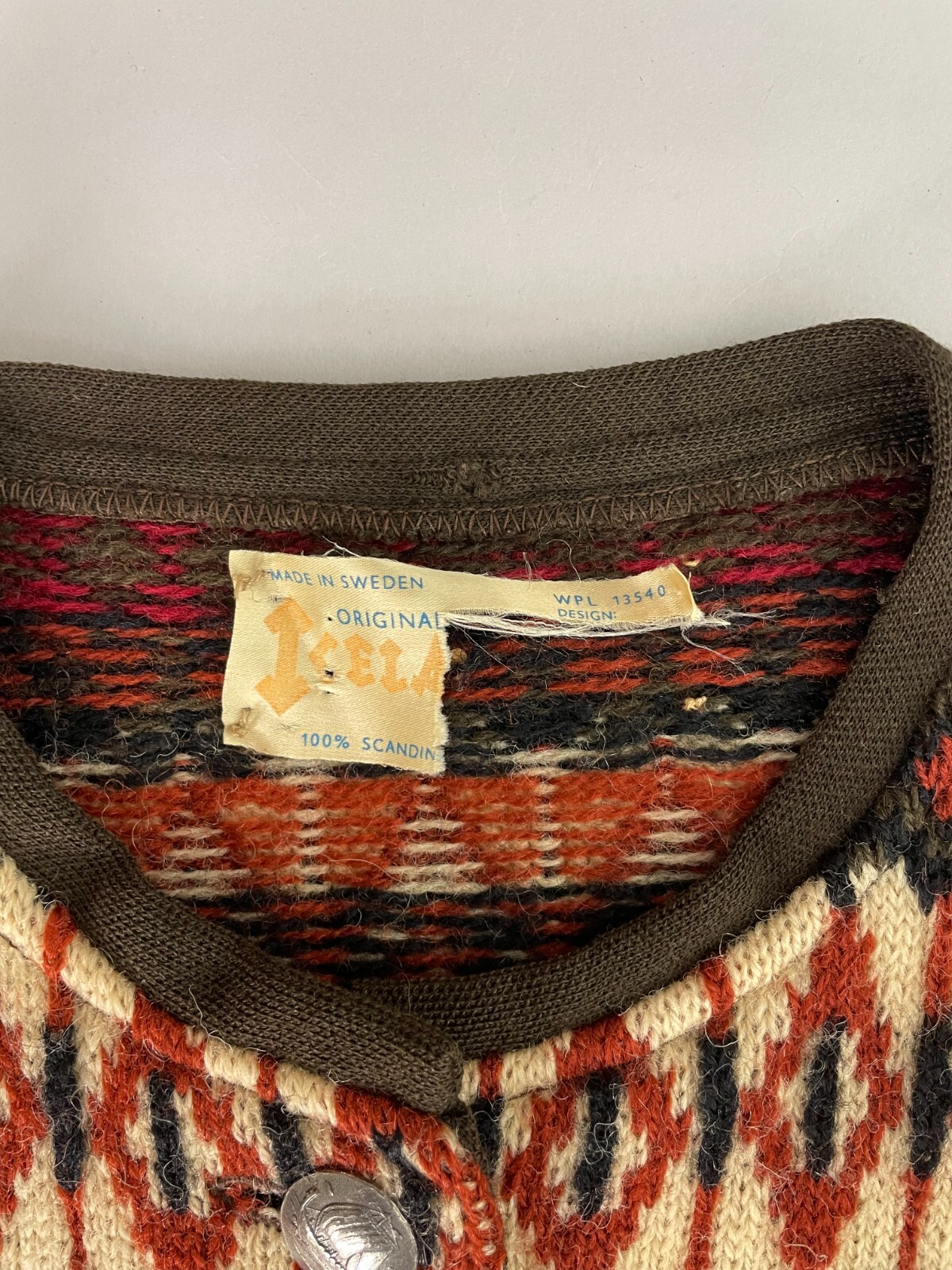 50s 60s Vintage ICELANDIC SWEDEN Wool Knit Cardigan Pewter Buttons 12 fits 34″ B