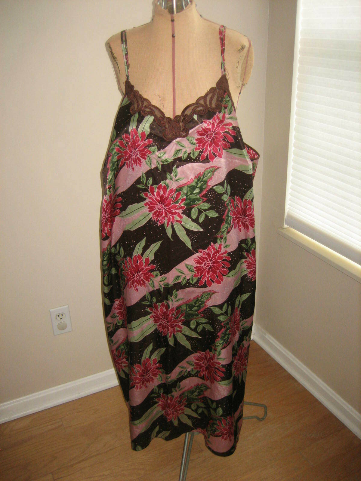 KAYDETTE Pointsettia Polyester Long Strap Night Gown, Brown Embroidery Size 2X