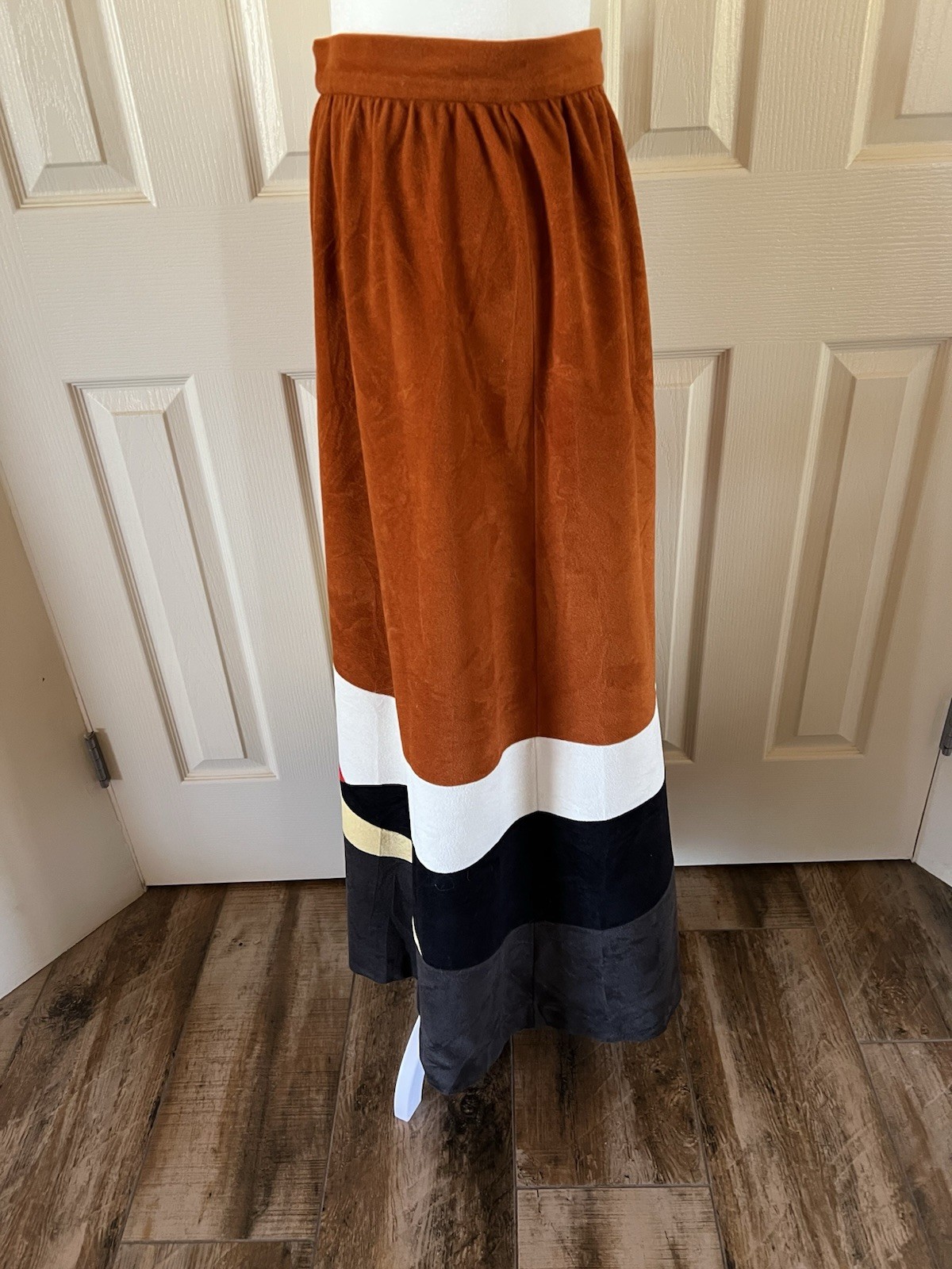 Vintage 70s maxi skirt Vanity Fair earth tones sun set scene rare size s/m boho