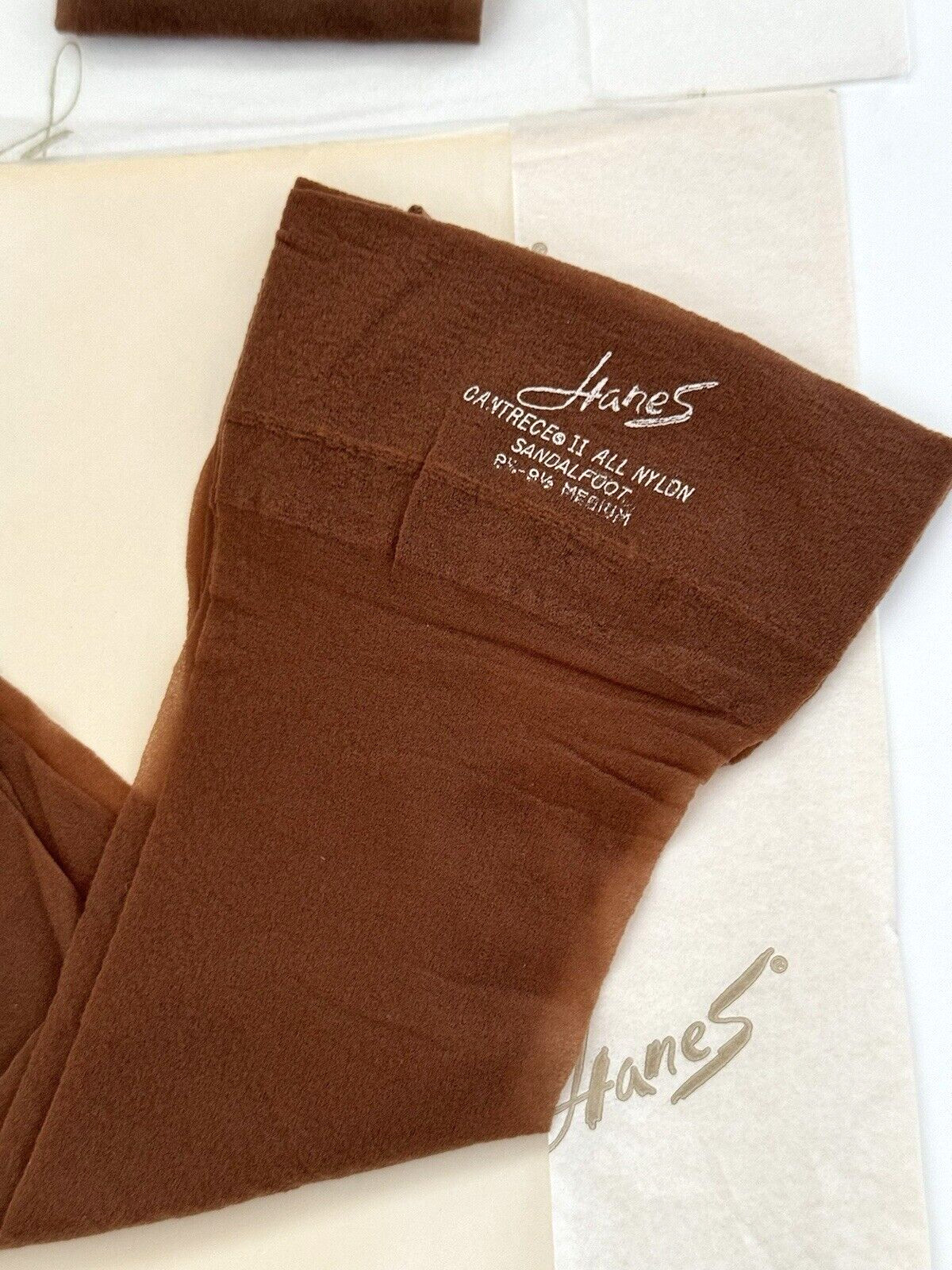 NOS Vintage HANES Cantrece II STOCKINGS Sandalfoot 220 M 8.5-9.5 Pantyhose BEIGE