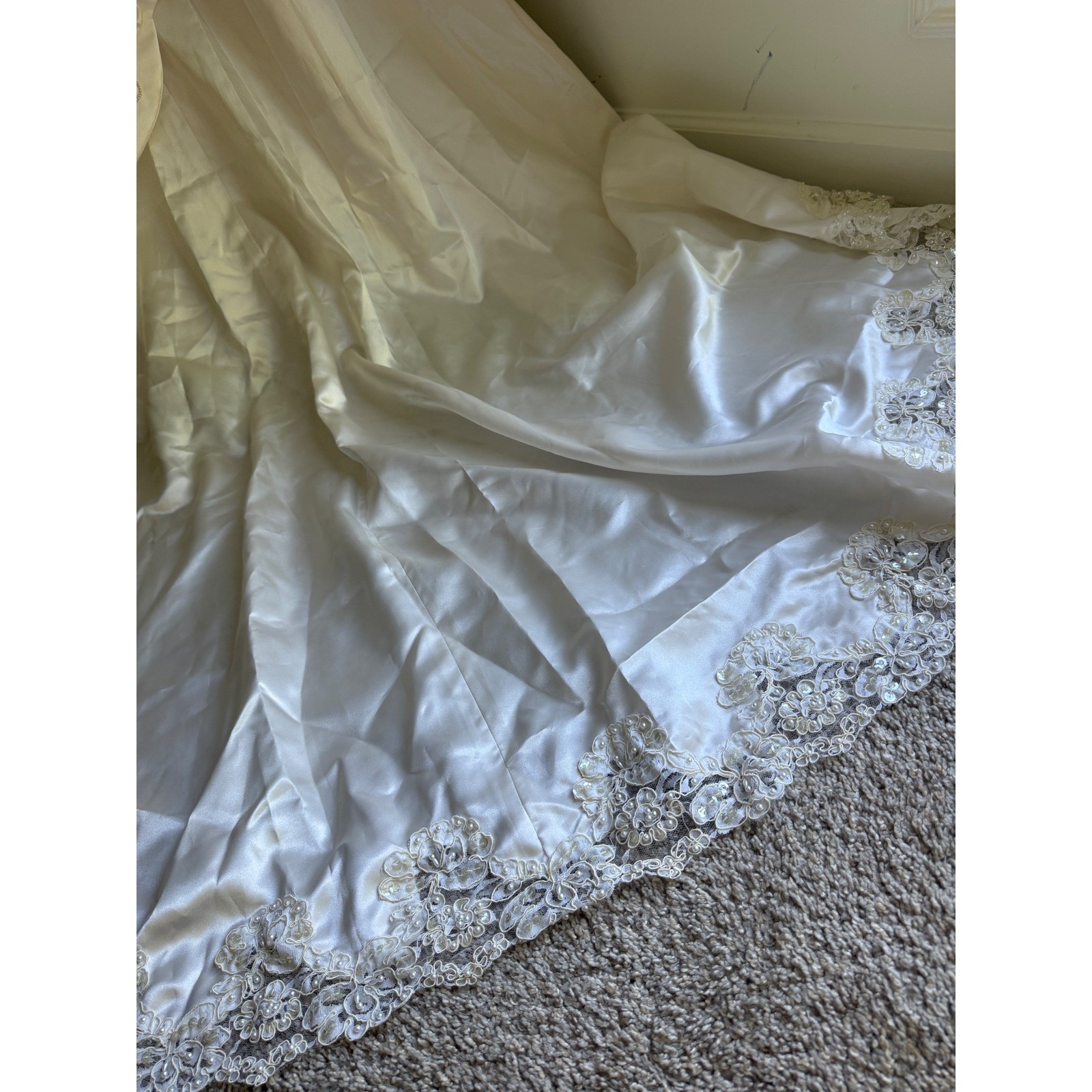 Vintage 90s Bridal Gown Alencon Lace Beaded Trumpet Wedding Dress XS/S coquette