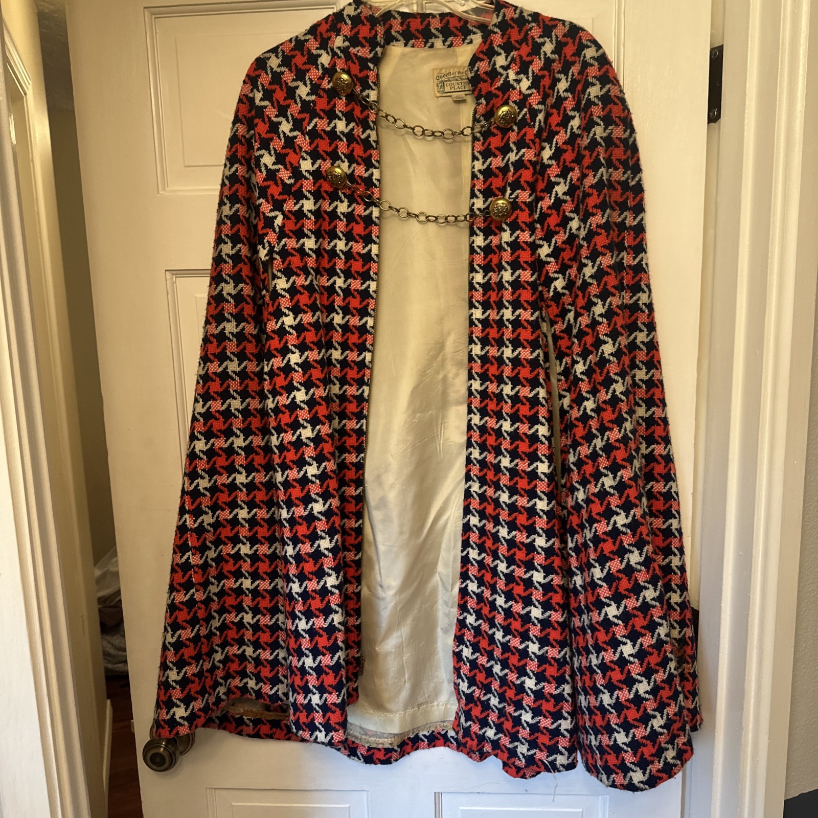 Vintage Queen Of The Capes Plaid Wool Country Place Cape Houndstooth Woven