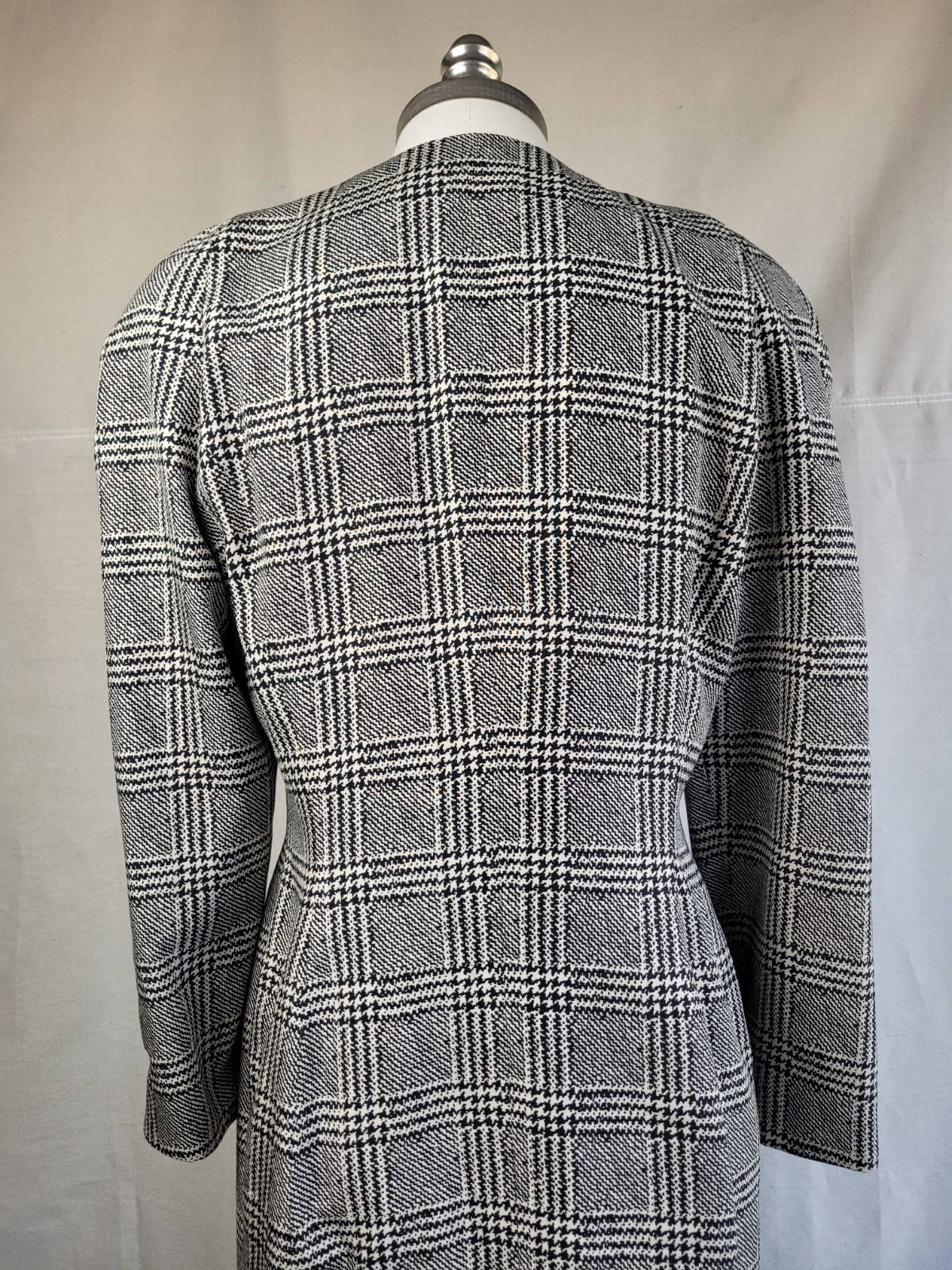 1980s Albert Nipon Stylish classy lined silk houndstooth plaid…