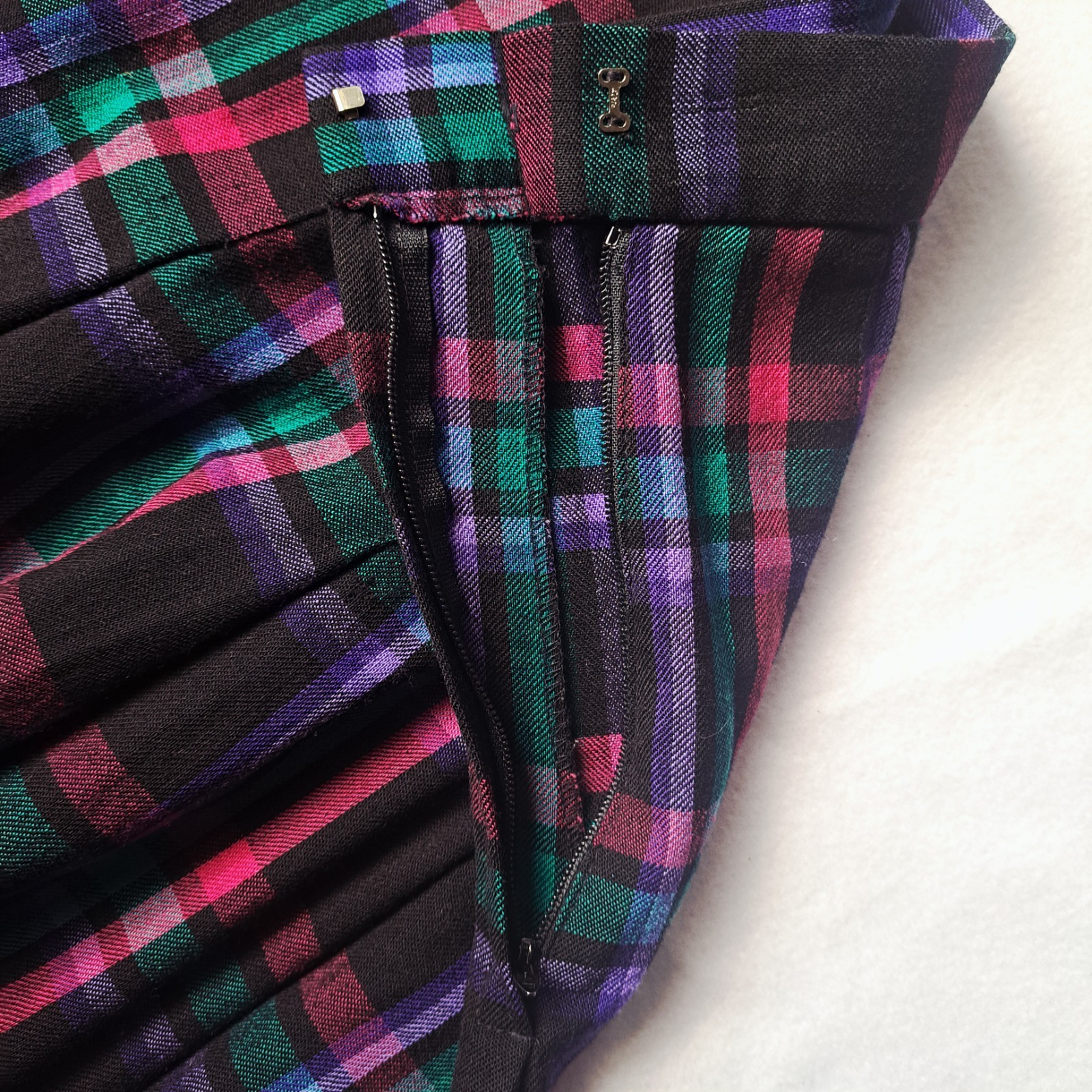 VTG David Brooks Plaid Wool Midi Skirt 10 Made in USA Academia Pleated Tartan