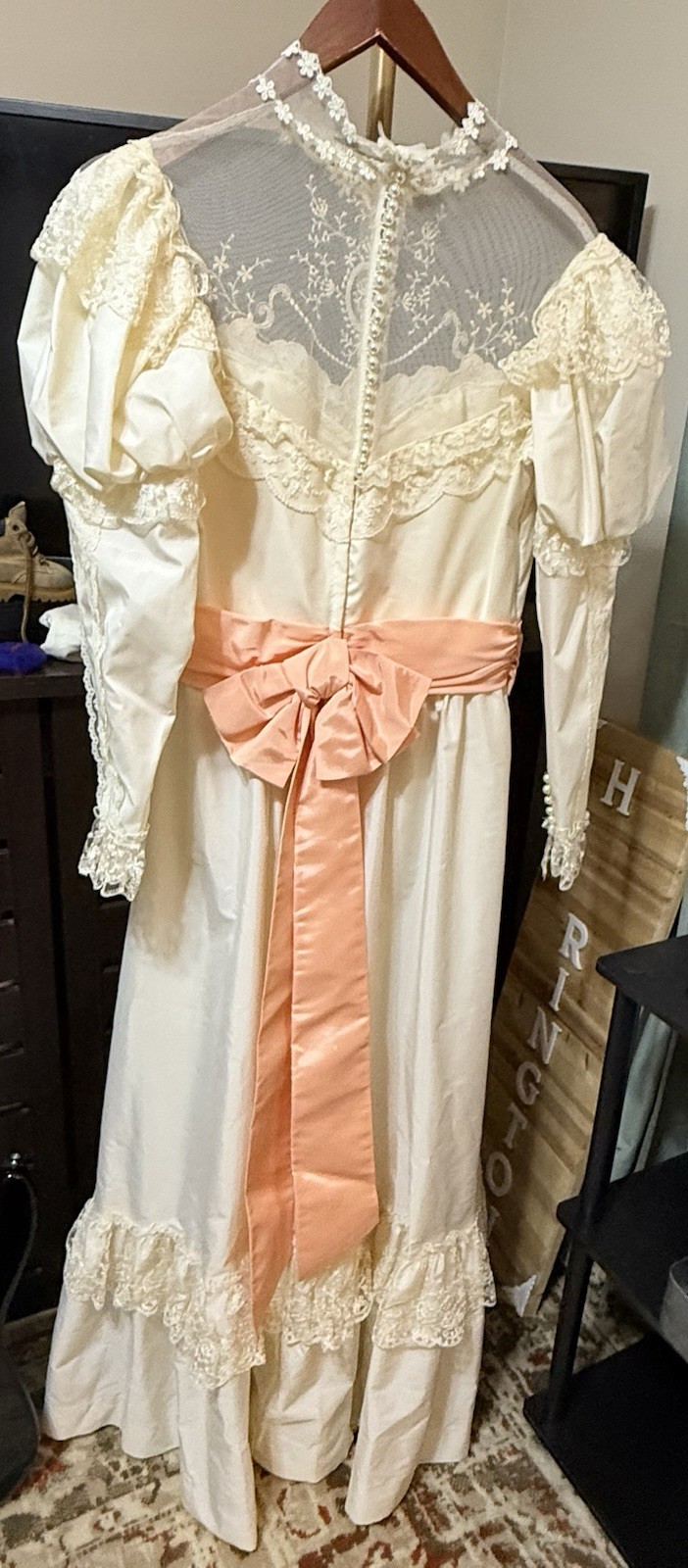 Alfred Angelo 1980’s Vintage Wedding Dress Ivory/Mauve Size Medium 6/8