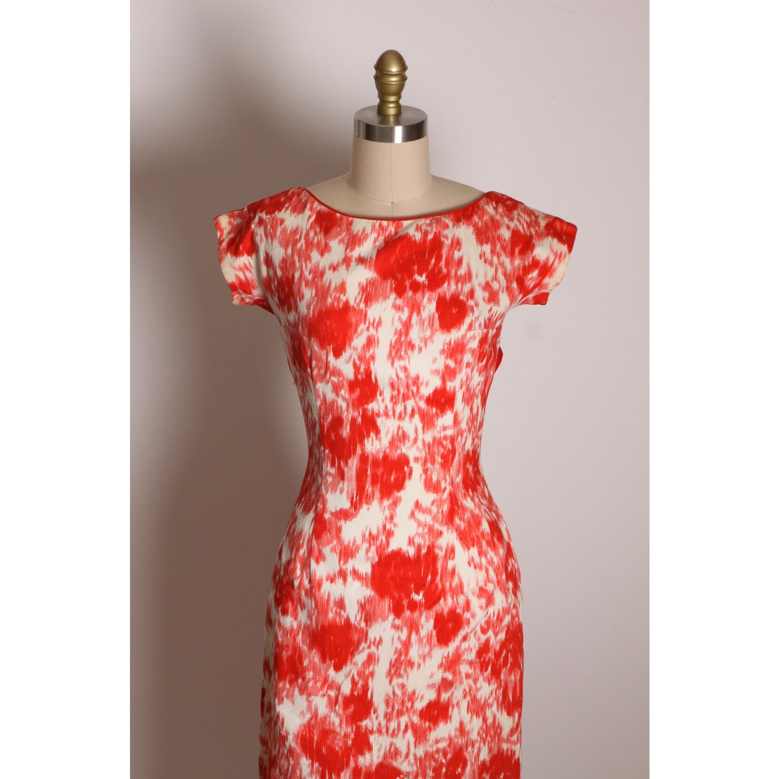 1950s Coral Red Orange Pink White Abstract Short Sleeve Wiggle Dress