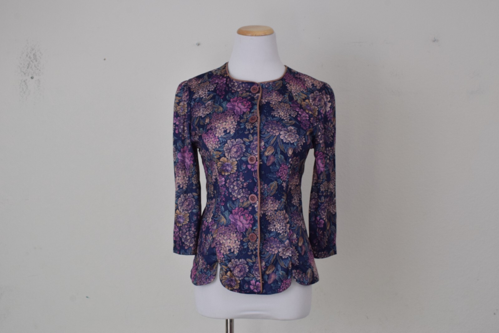 Vintage 80s Polyester Whirlaway Floral Print 3/4 Sleeve Button-up Blouse size 6P