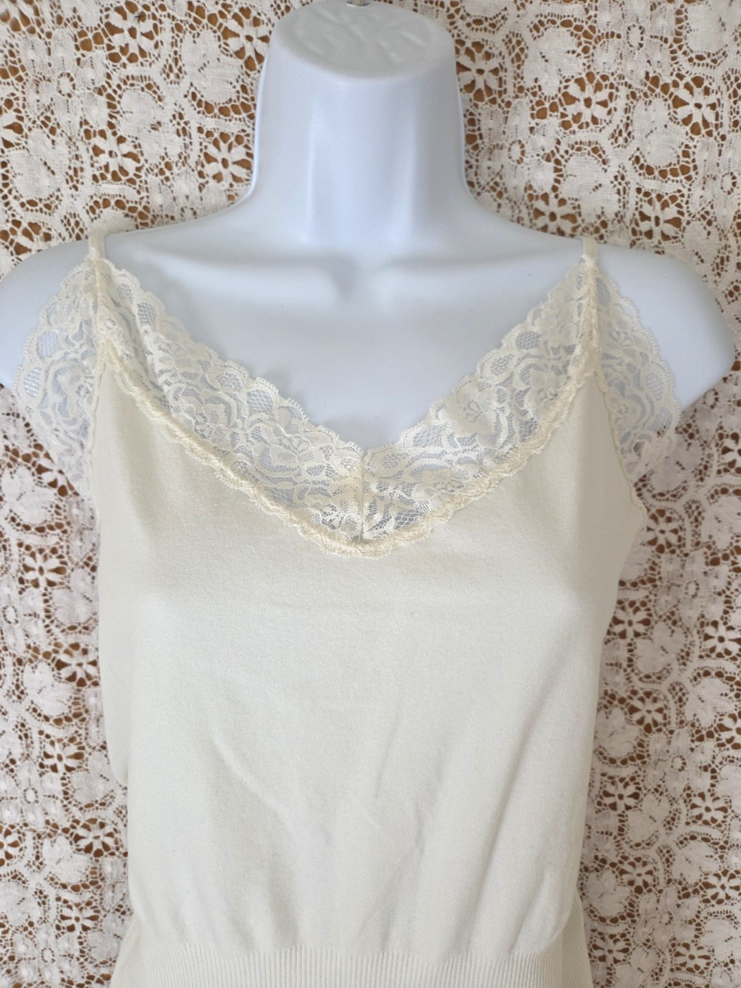 Y2K Cami Top 18 to 24 Ivory Ribbed Tagless Seamless Adjustable Straps Last Exit