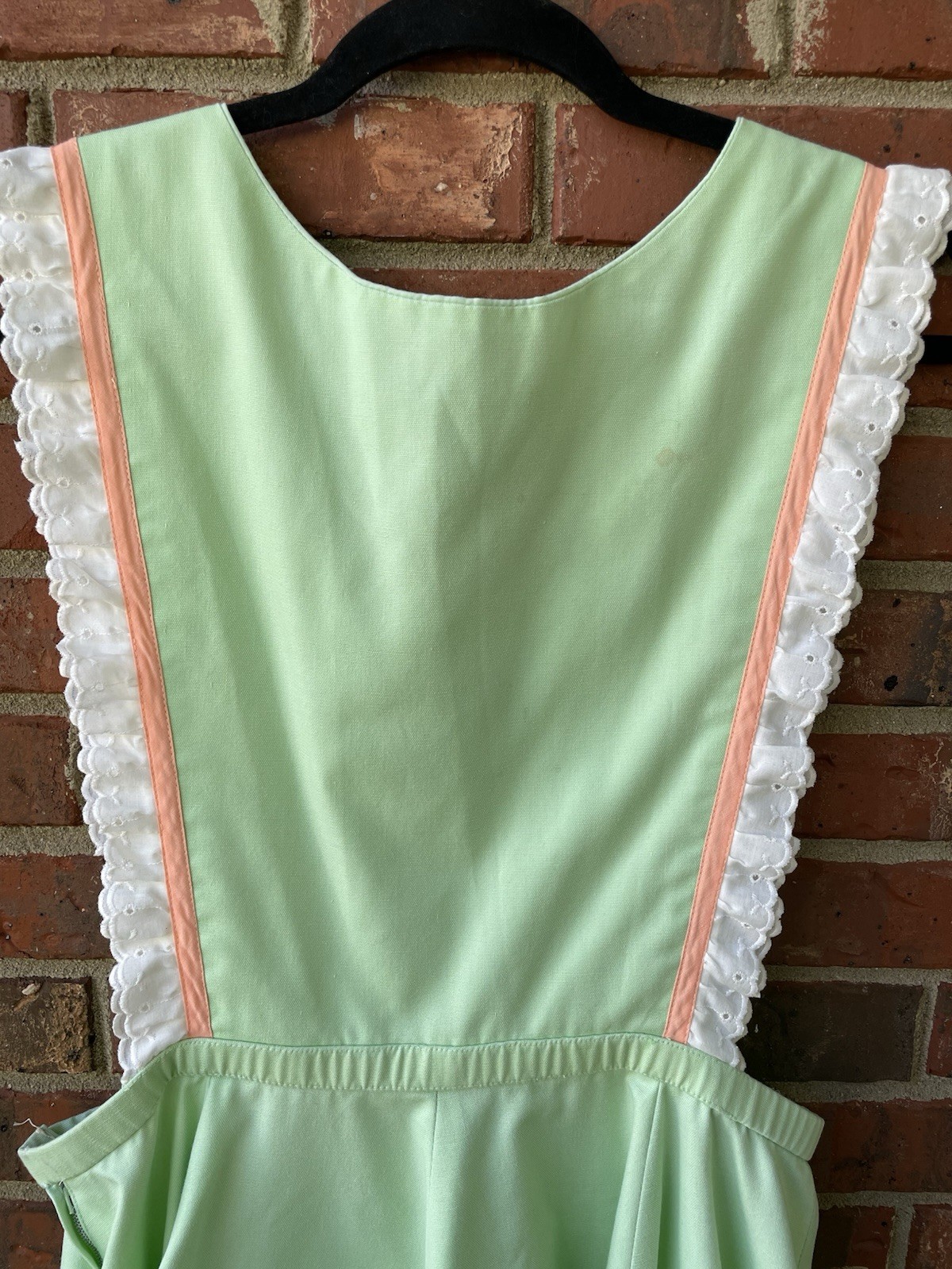 Vintage Handmade Apron Dress Novelty Fruit Applique Eyelet Lace Ruffle Trim LG