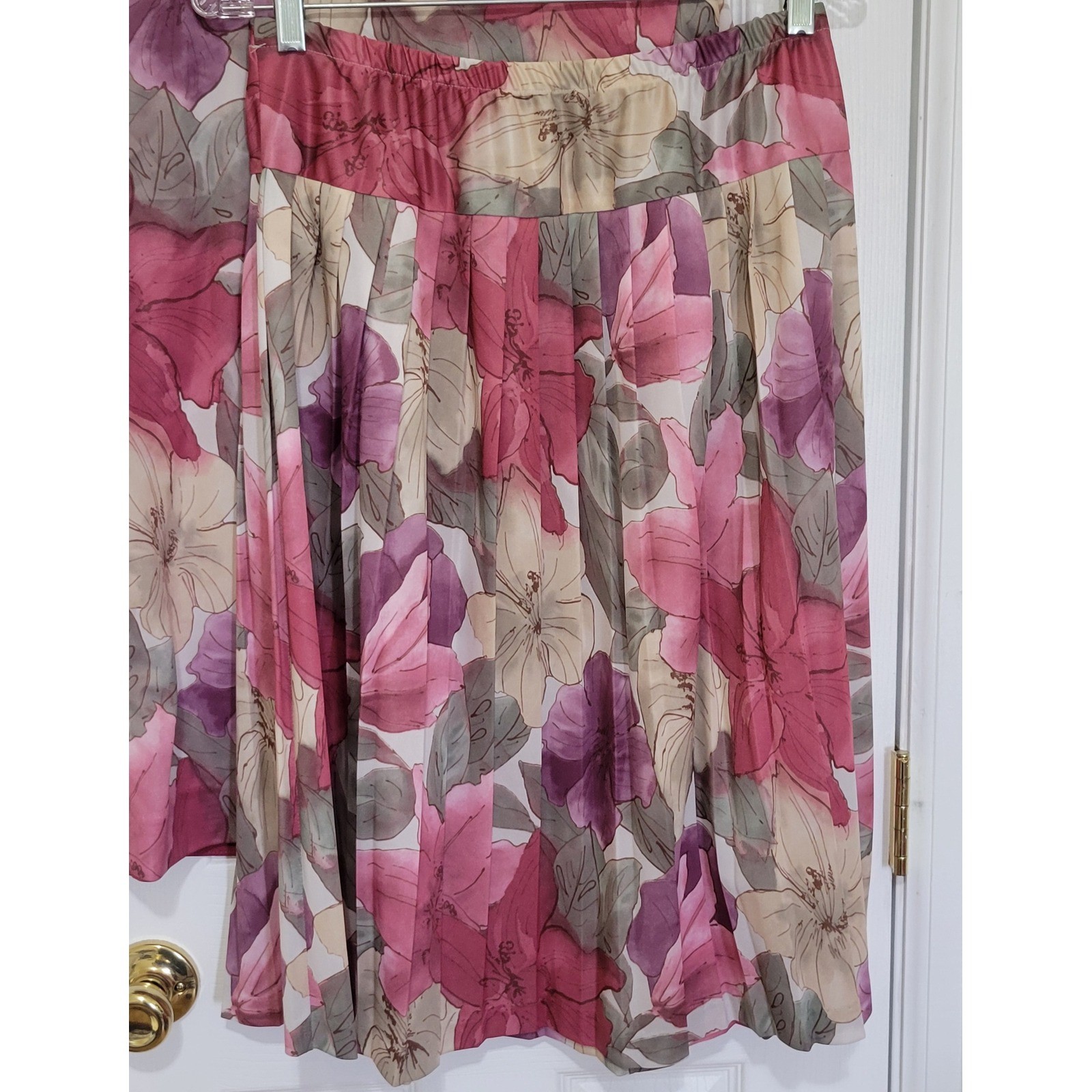 Nancy II Petite Vintage Skirt Set Pink Floral Button Top Pleated Skirt 10P USA