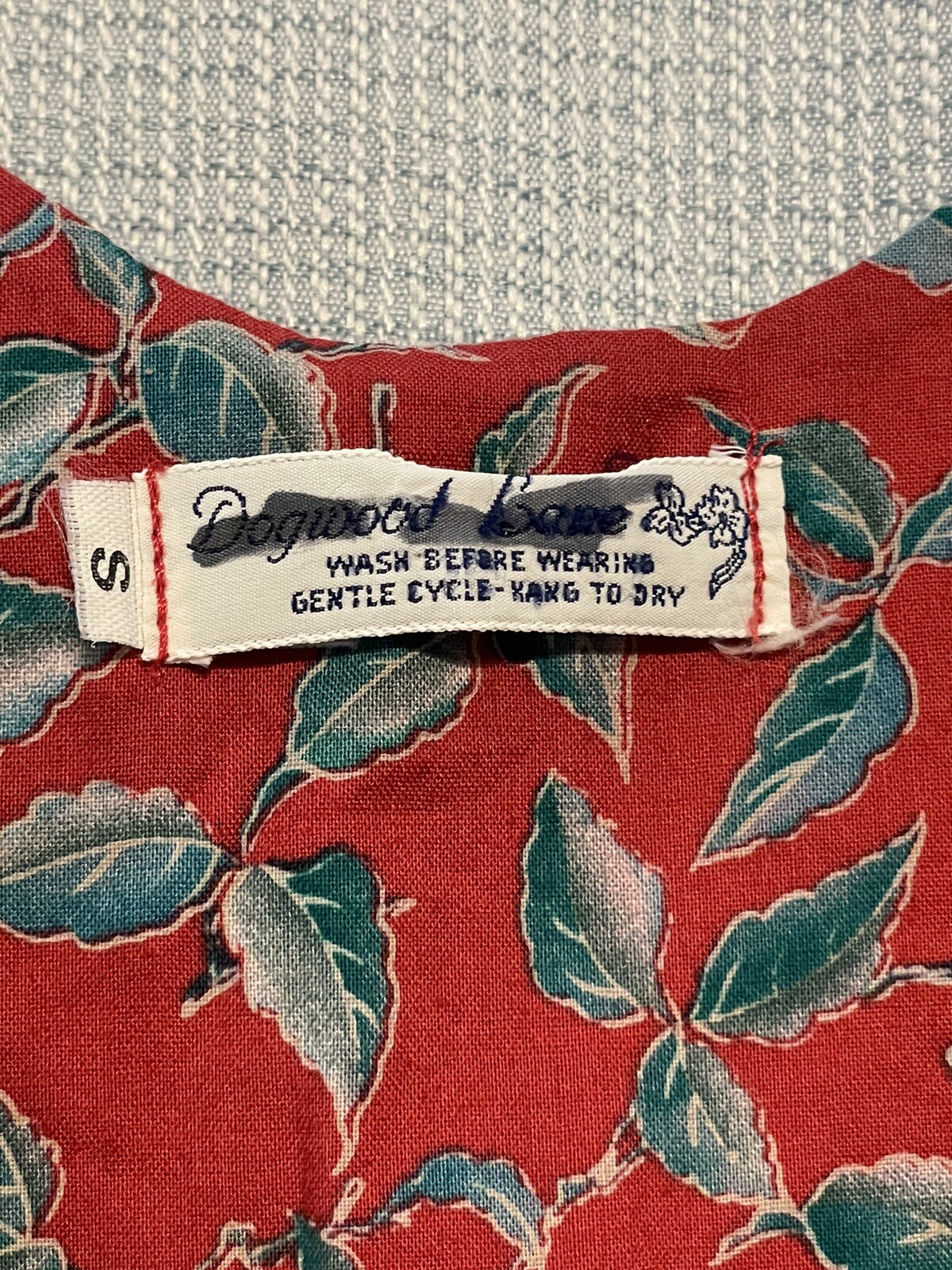 Vtg Dogwood Lane Dress S Holiday Red Green Leaves Fun Ceramic Buttons Festive