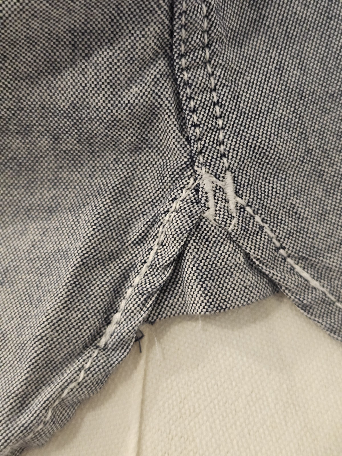 Vintage Womens Levi’s Chambray 100% Cotton Shirt Metal Buttons