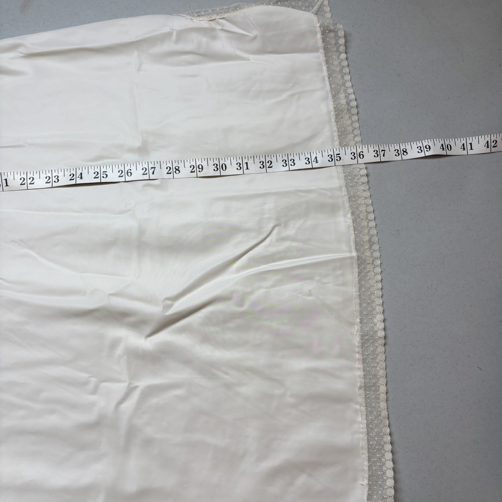 Vtg Barbizon Ladies Full Slip Dress Sz 14 Taffreda Ivory Slippery Nylon Lingerie
