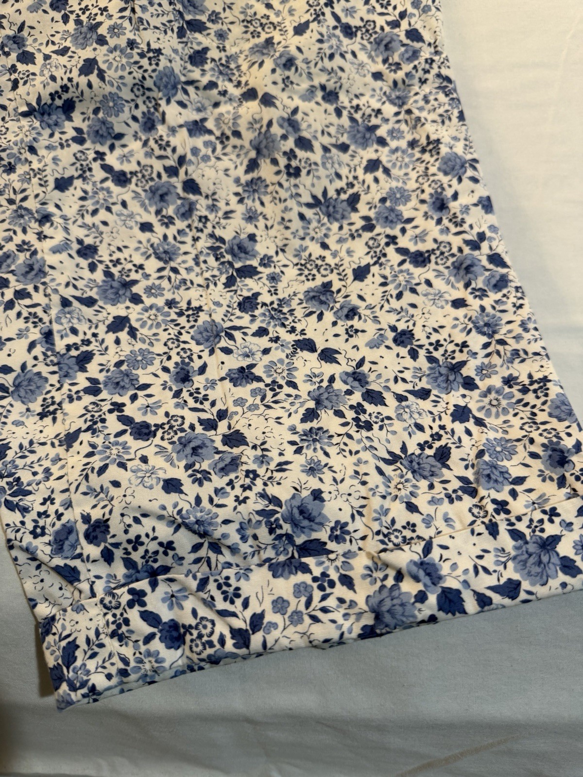 Vintage Neilsons Blue White Floral Pleated Cotton Pants Trousers Size 12 USA