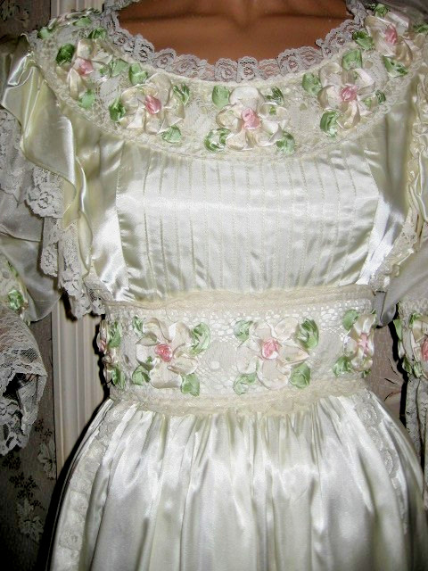 VTG 1980 2pc CREAM GLOSSY SATIN BALL GOWN/LACE-PINK RIBBON FLORAL-9-10-LACE HAT