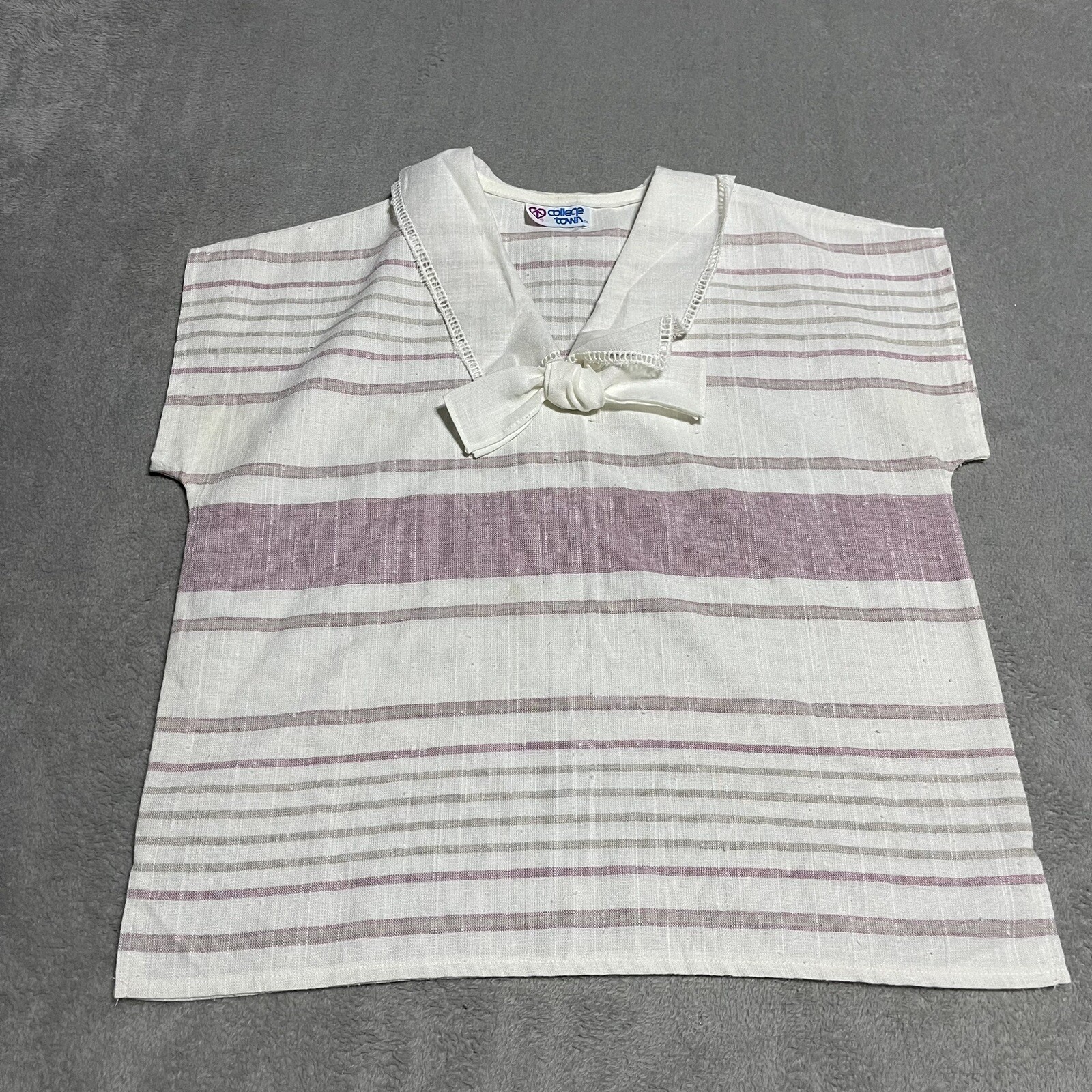 Vintage College Town Top Womens Medium White Striped Pullover V Neck Tie Front